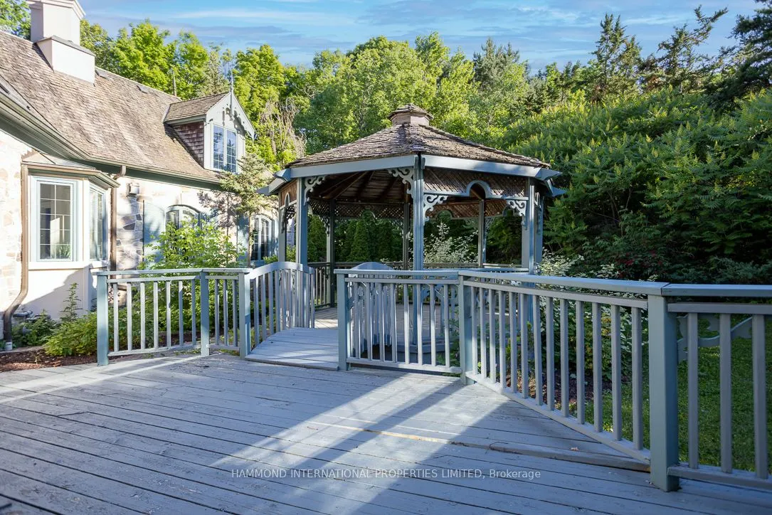76 Quail Run Boulevard