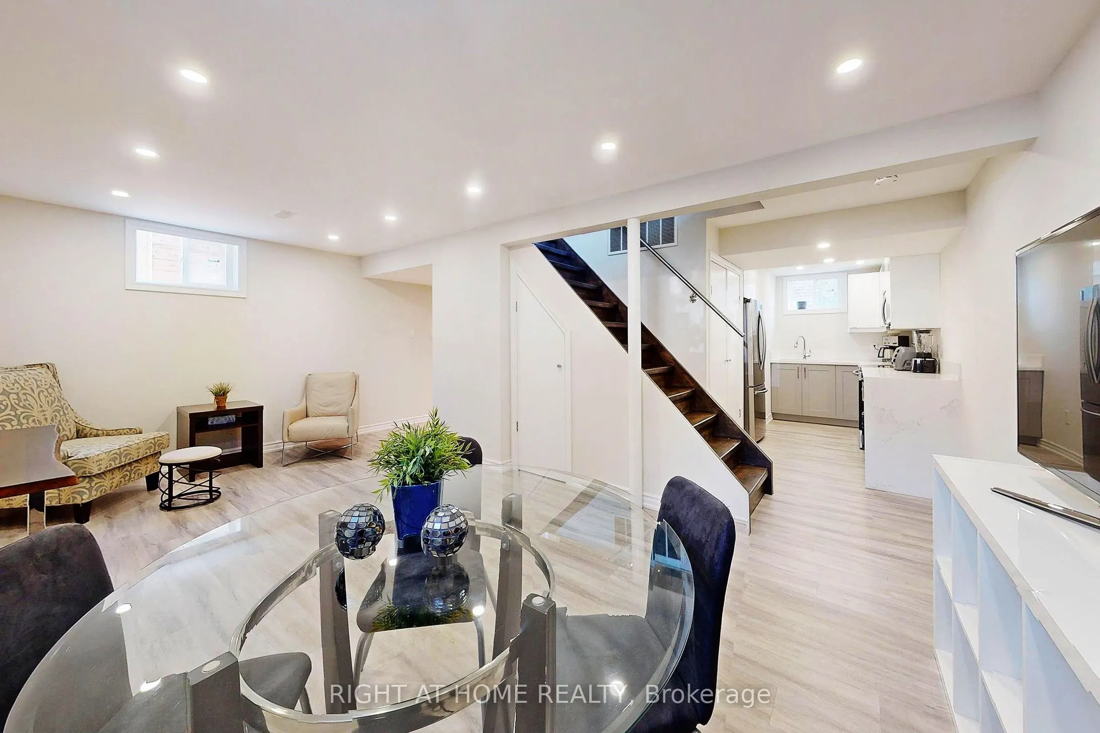 454 Alper Street