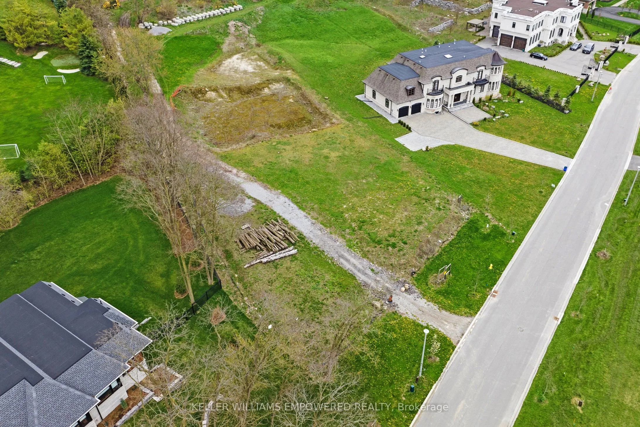 15 Honey Locust Court