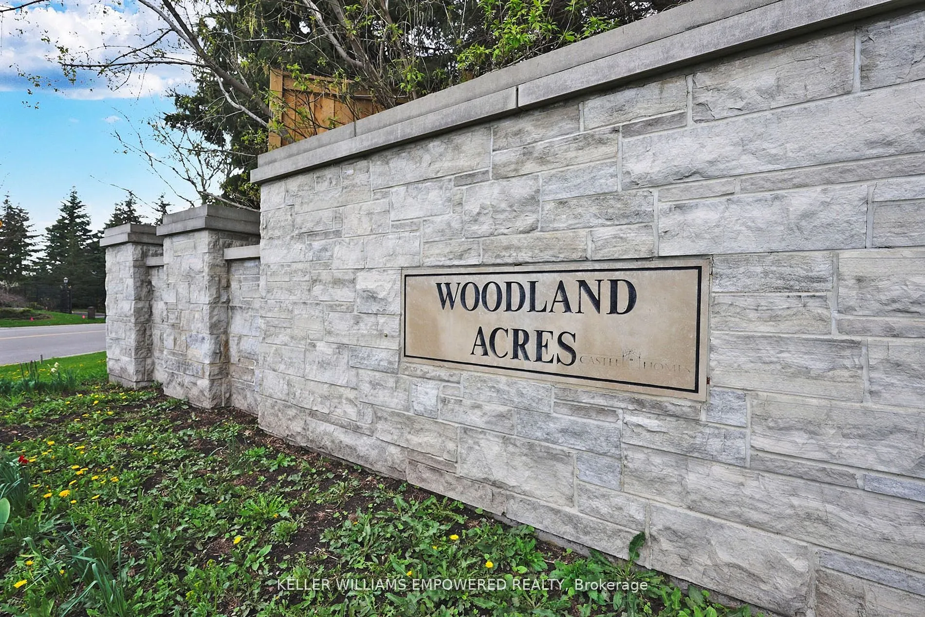 2 Honey Locust Court