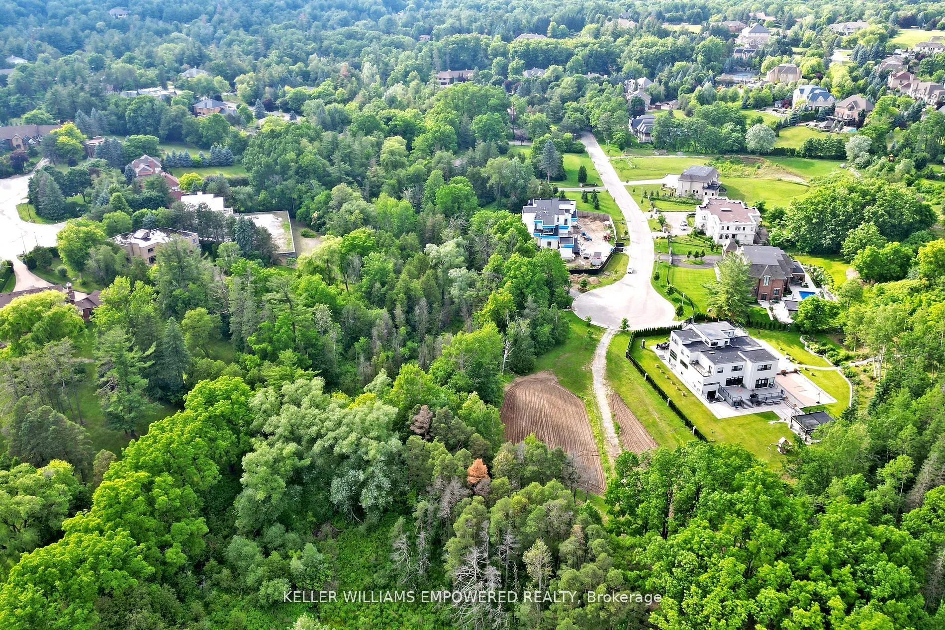 2 Honey Locust Court