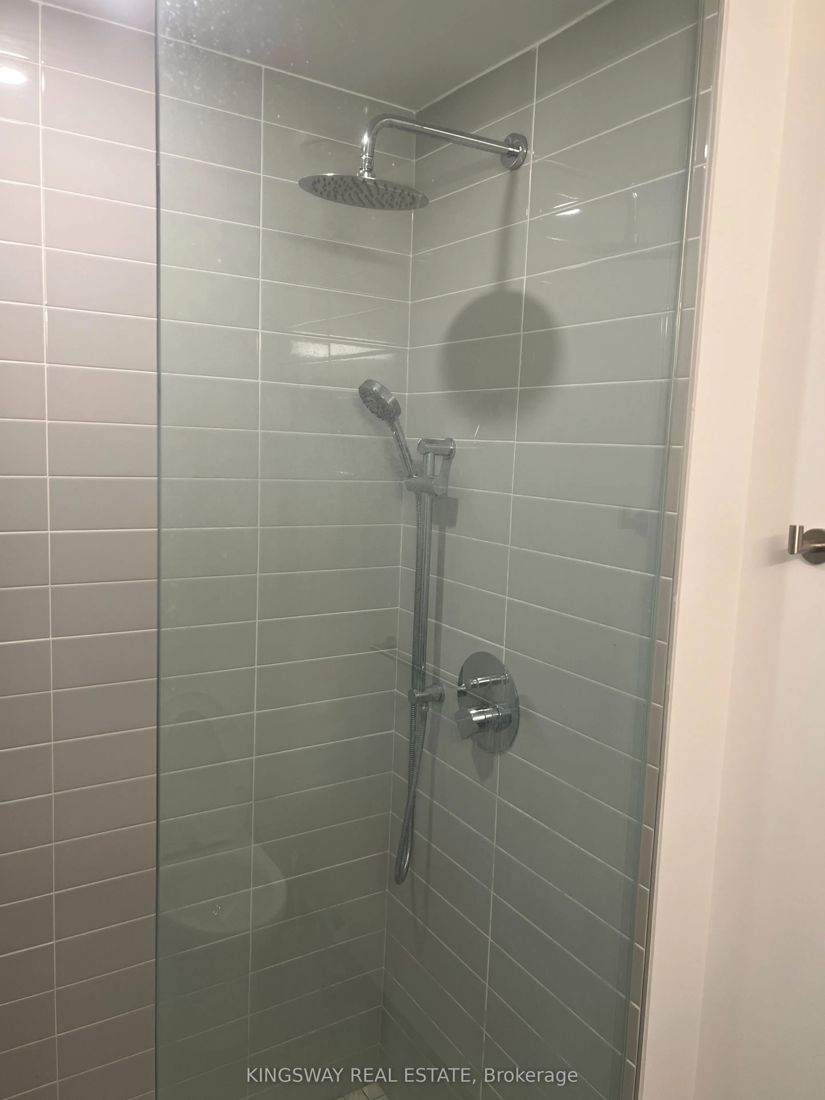 8868 Yonge Street, #521E
