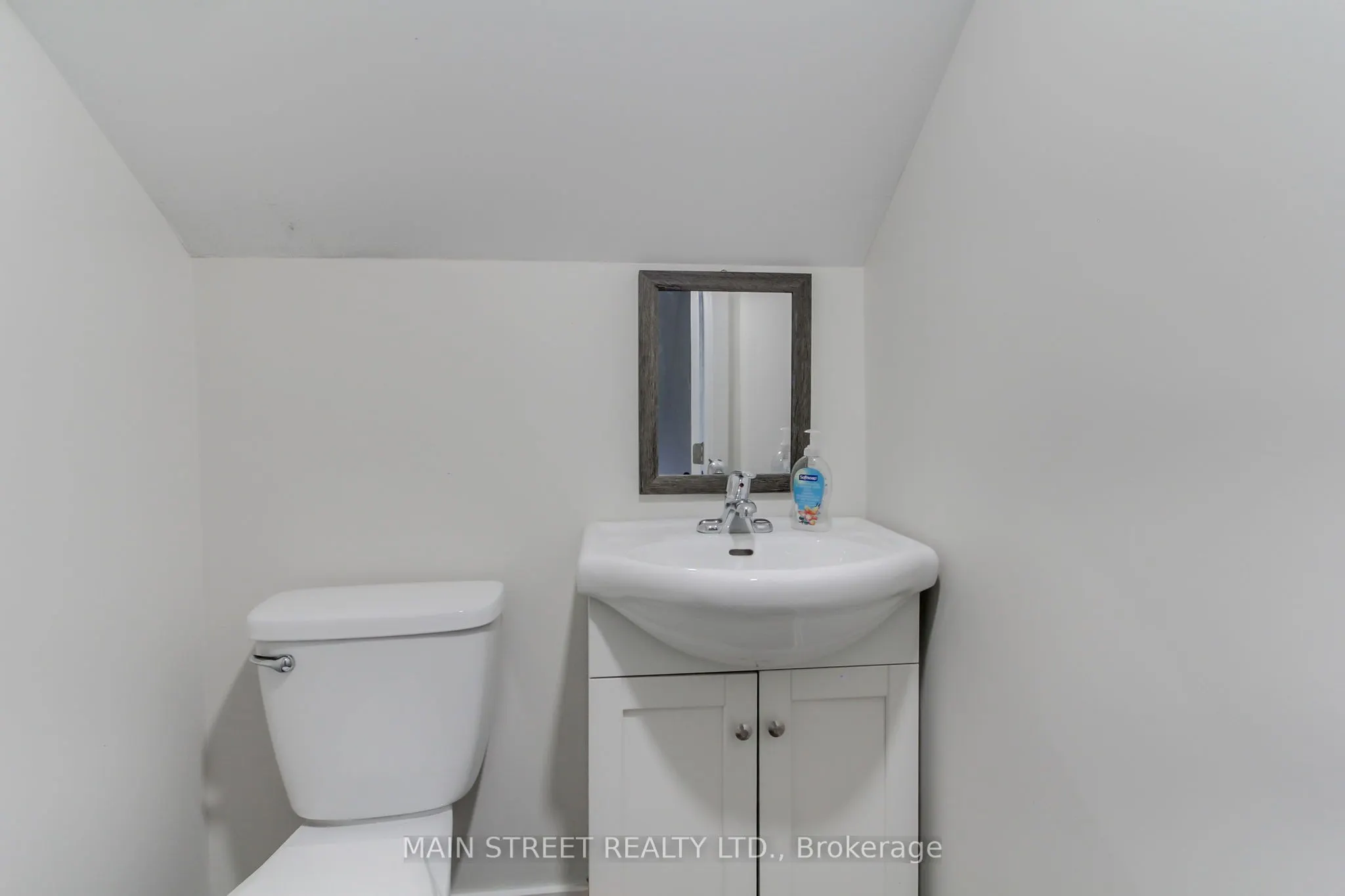 260 The Queensway Road S