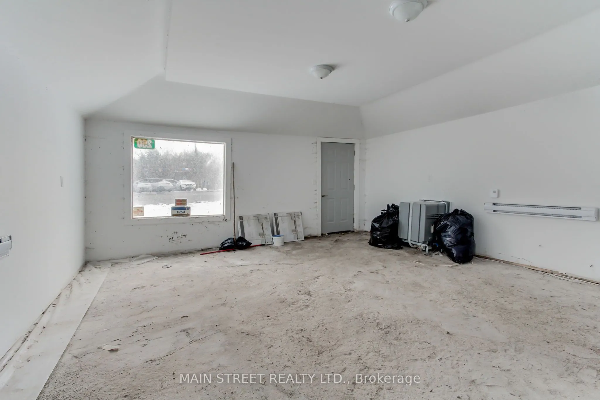 260 The Queensway Road S