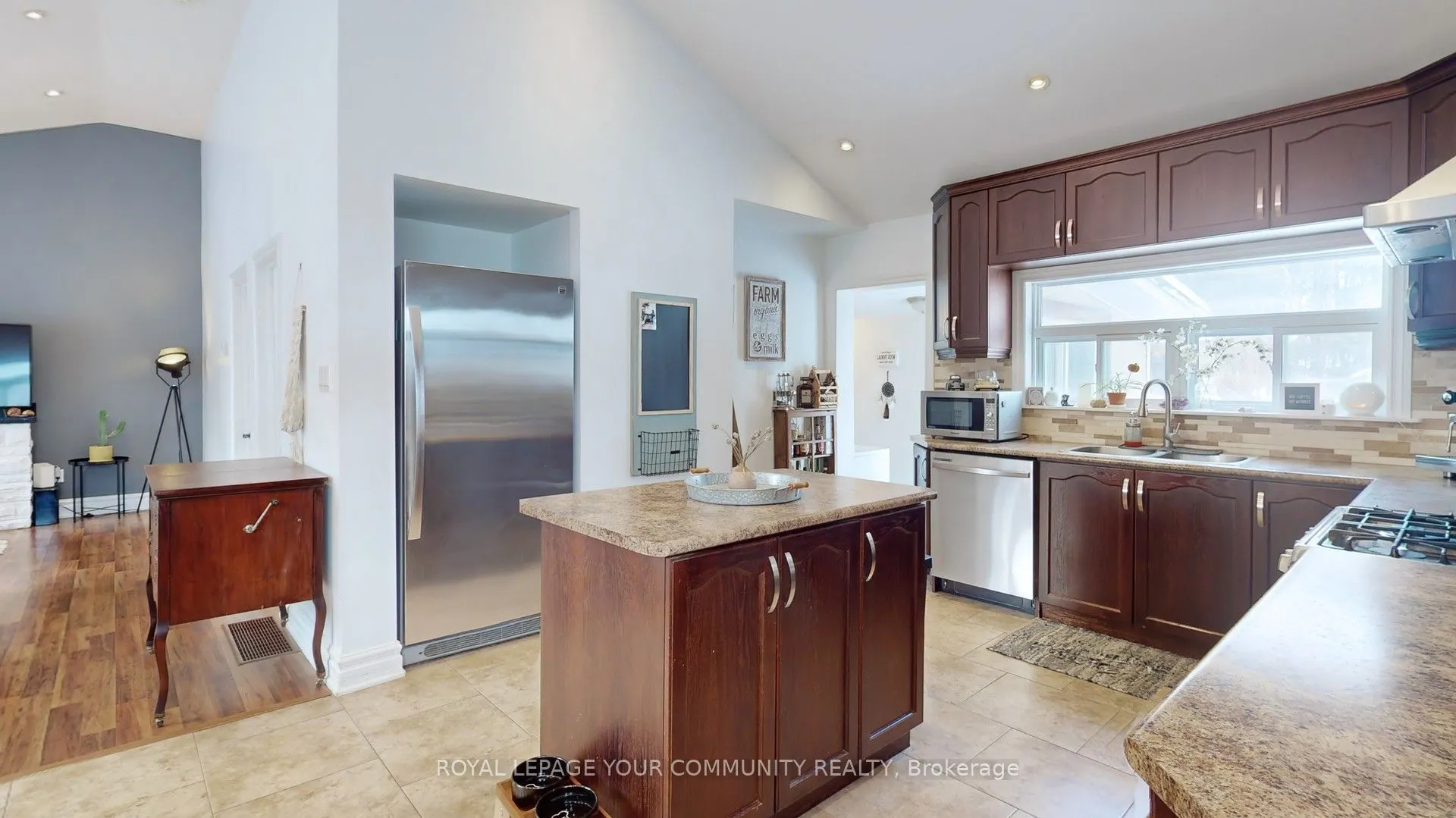 5154 Aurora Road
