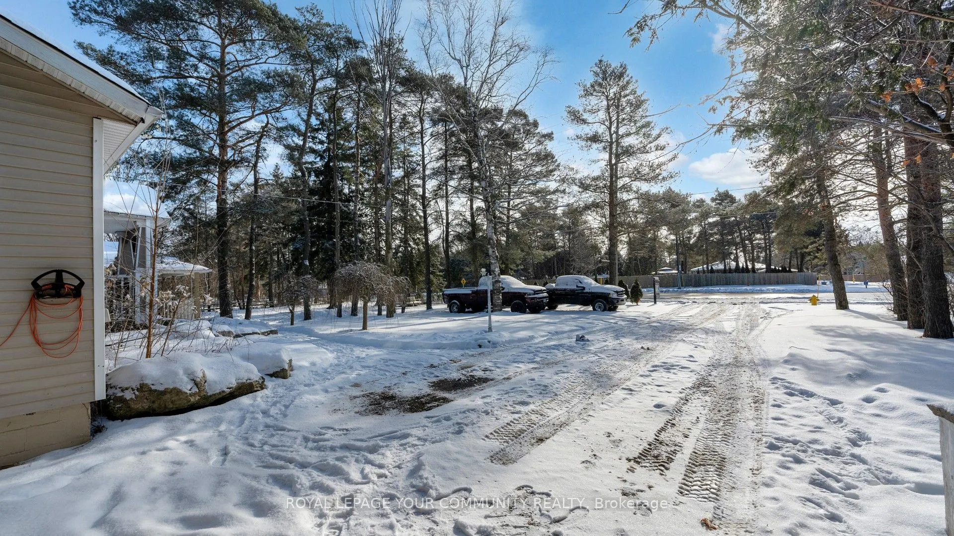 5154 Aurora Road