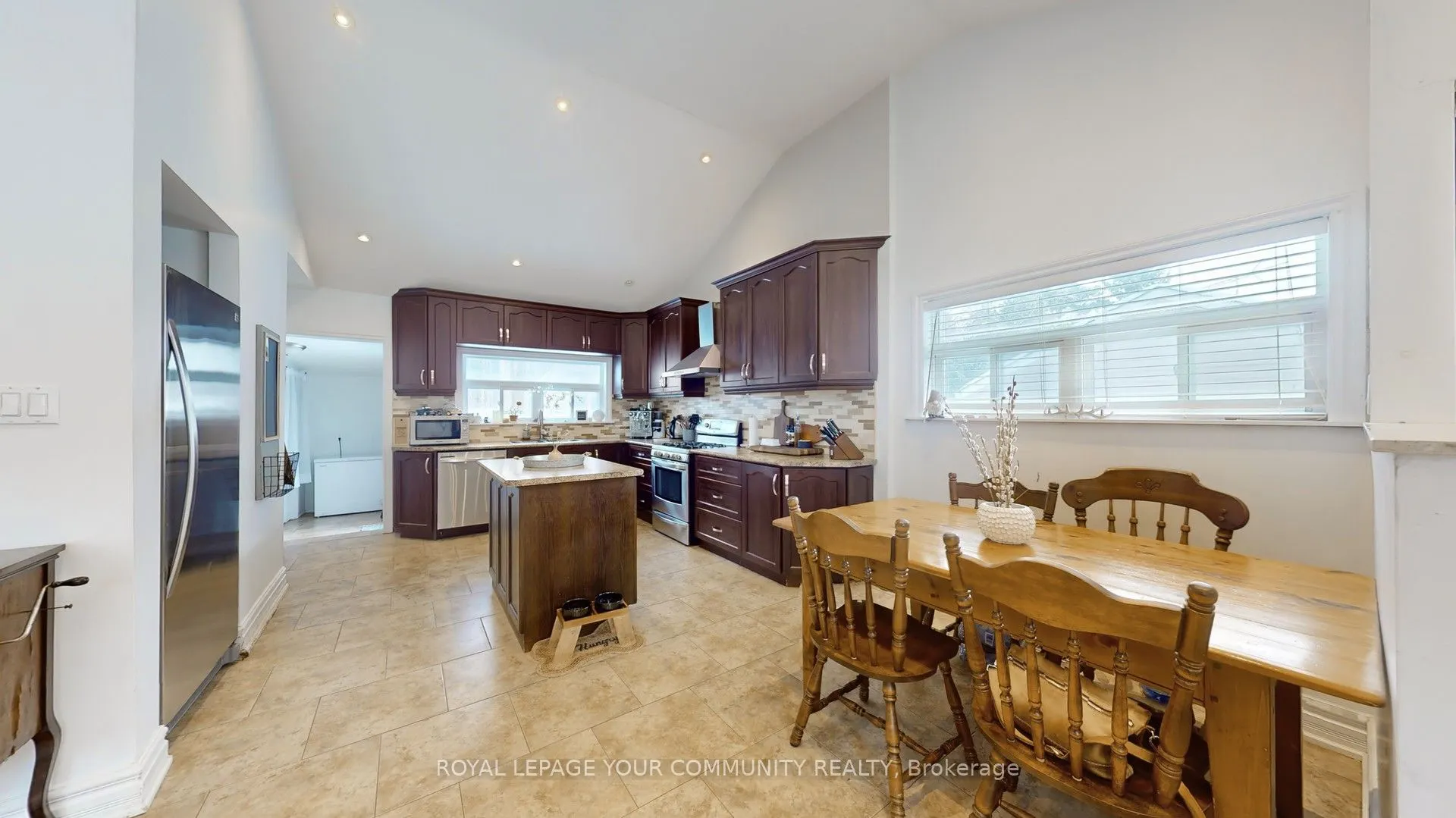 5154 Aurora Road