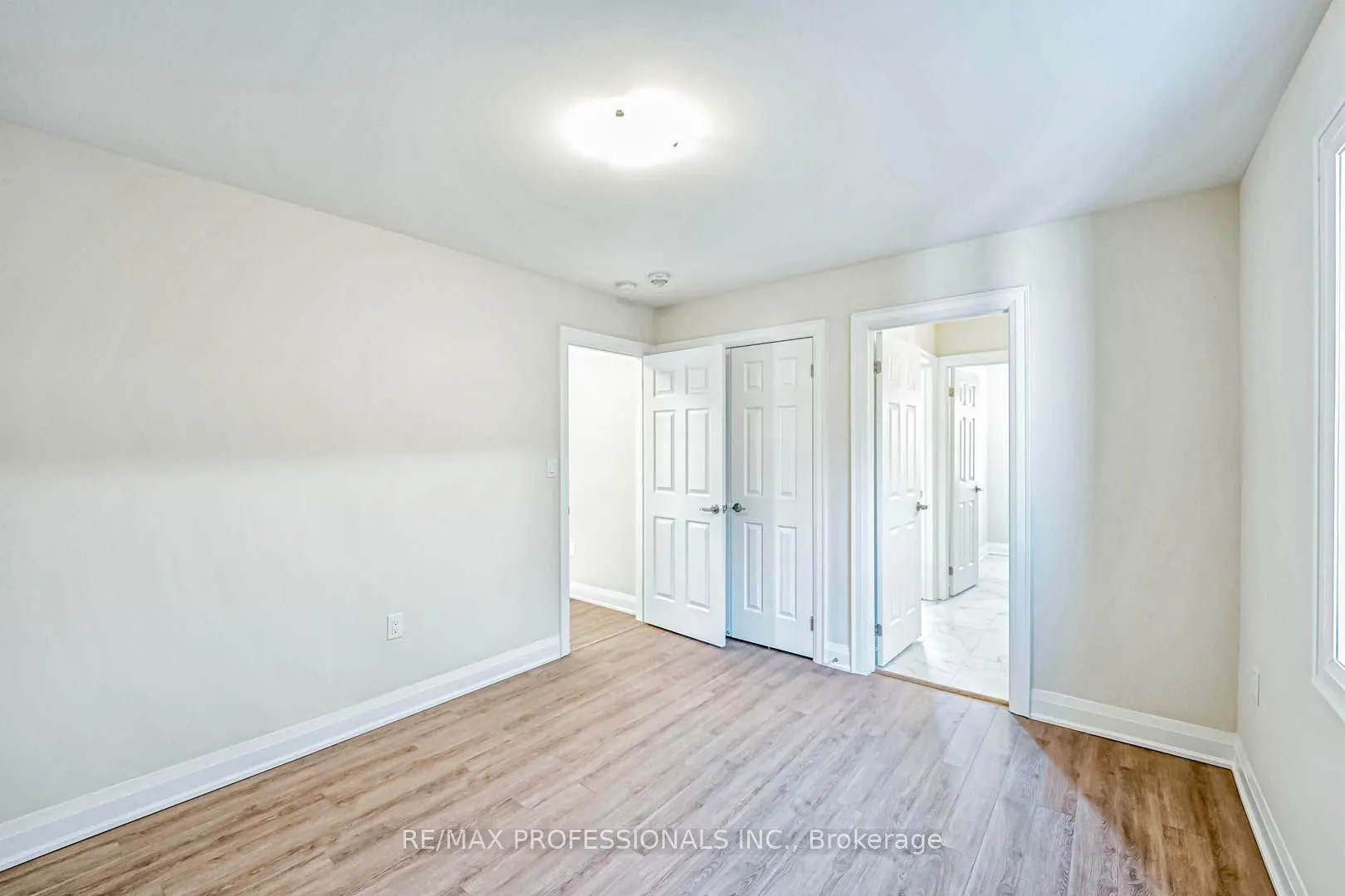 7 George Ellis Drive
