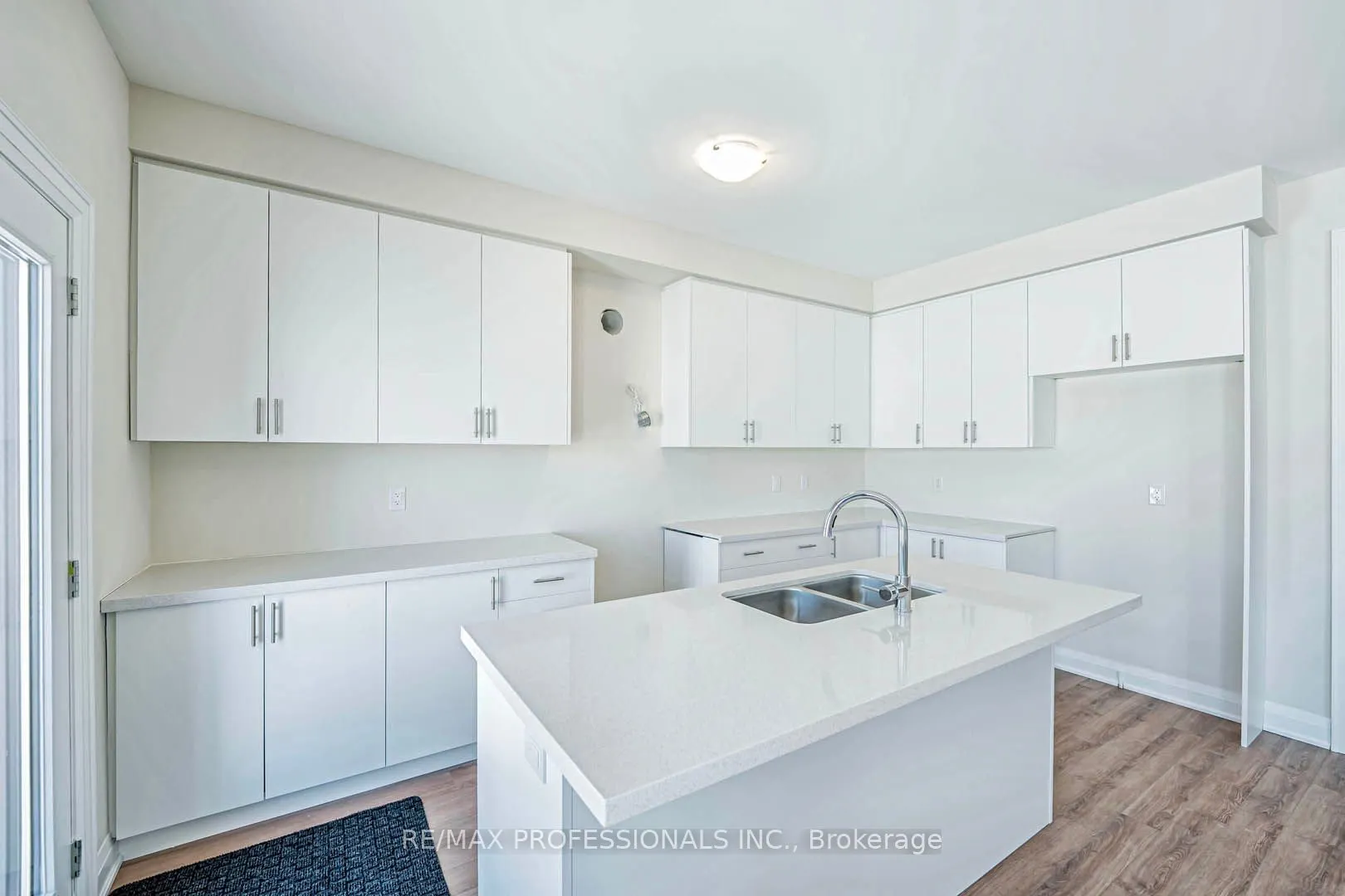 7 George Ellis Drive