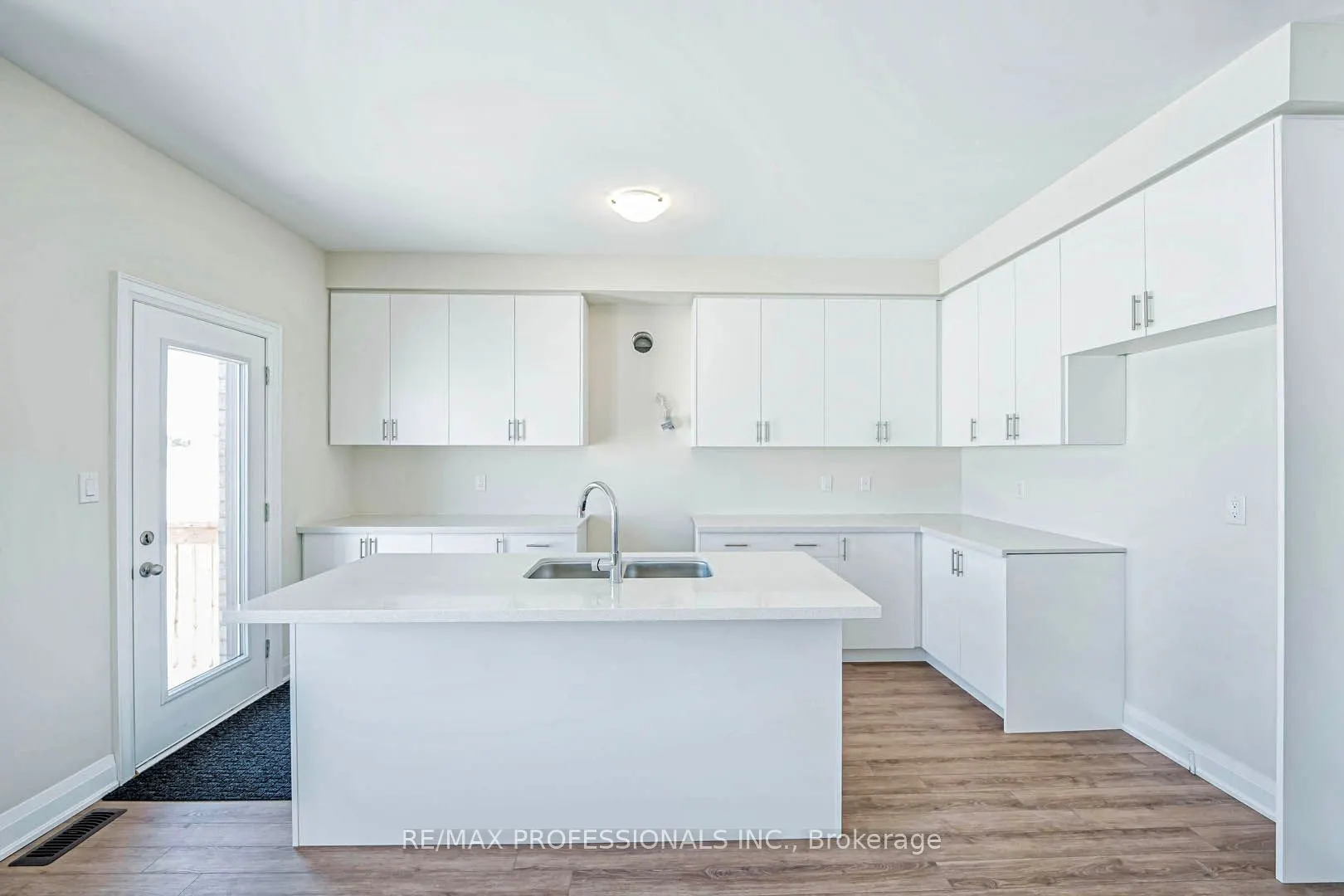 7 George Ellis Drive