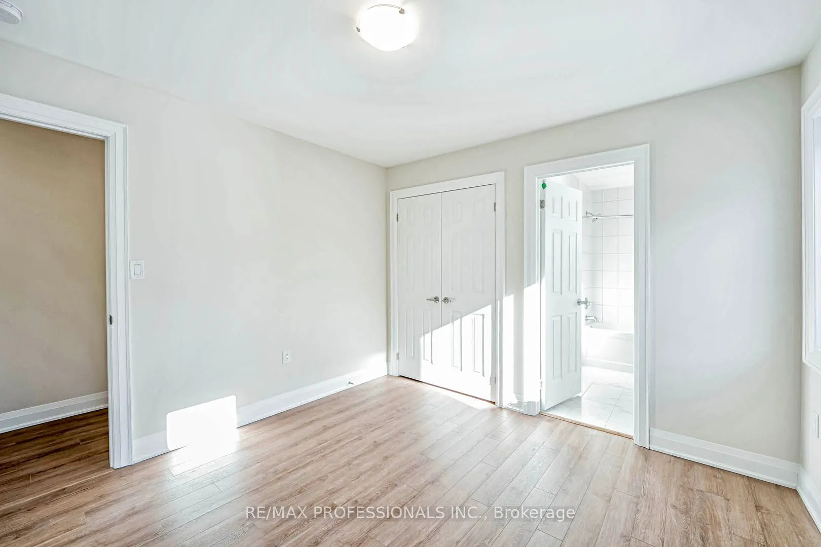 7 George Ellis Drive
