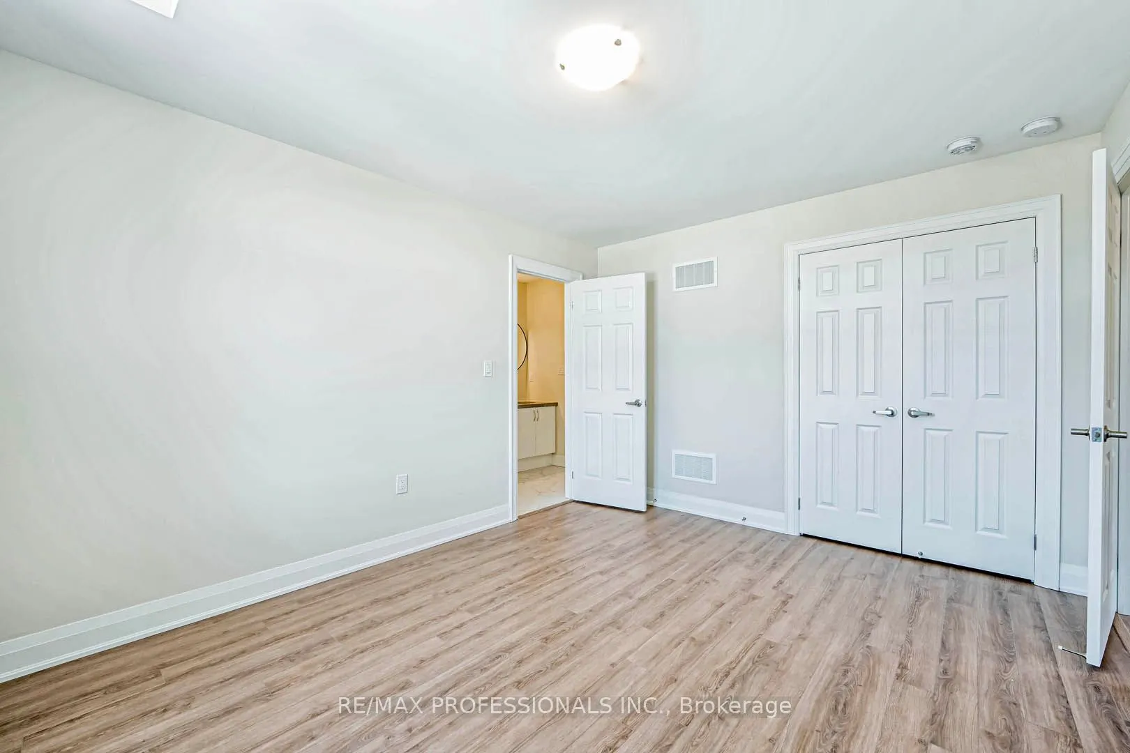 7 George Ellis Drive