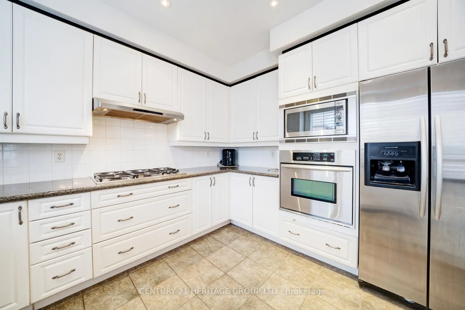 173 Wainscot Avenue