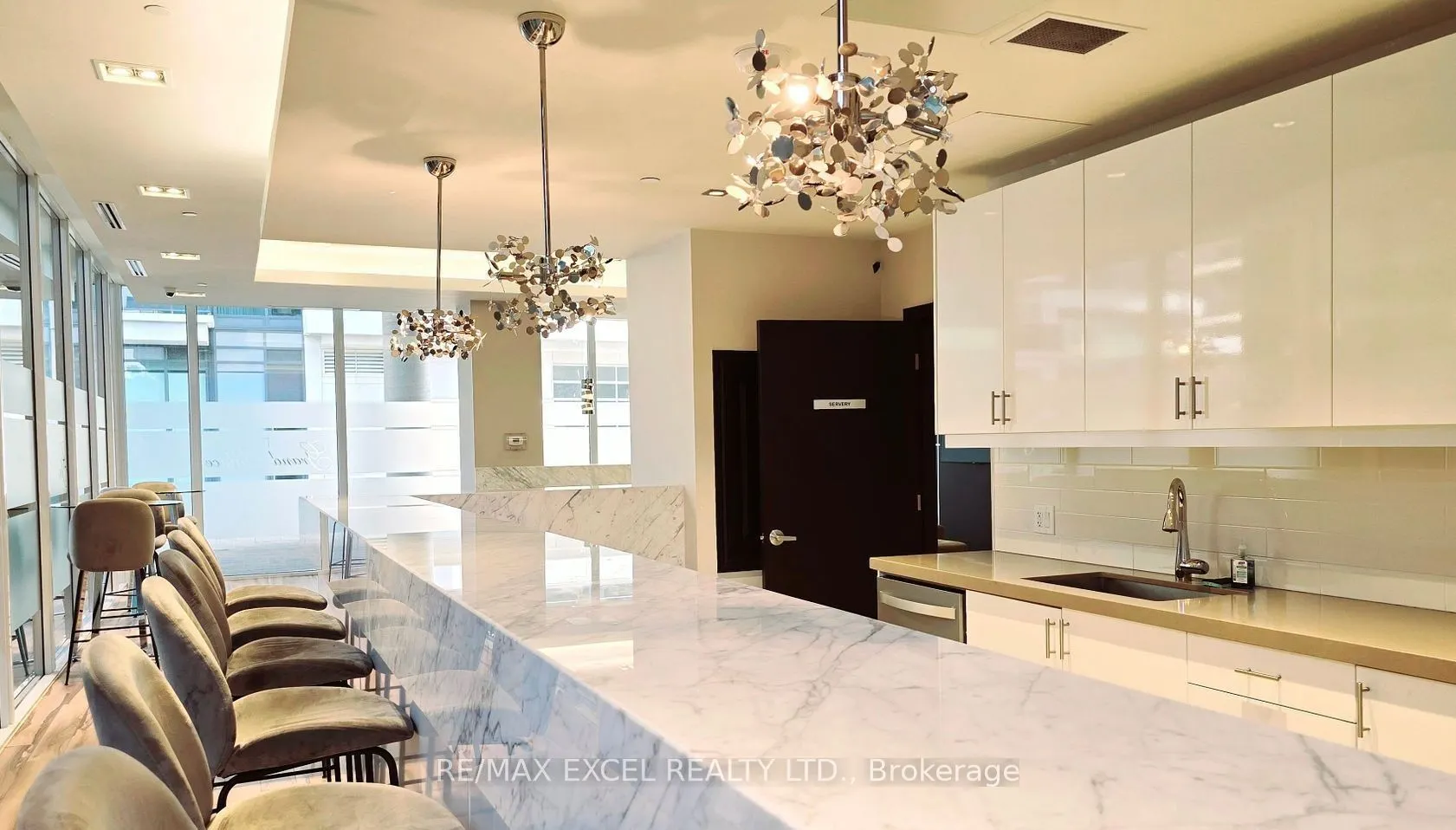 9618 Yonge Street, #709