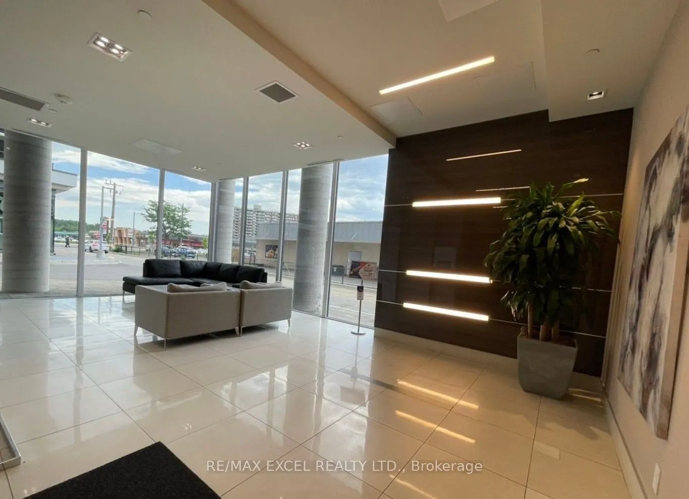 9618 Yonge Street, #709