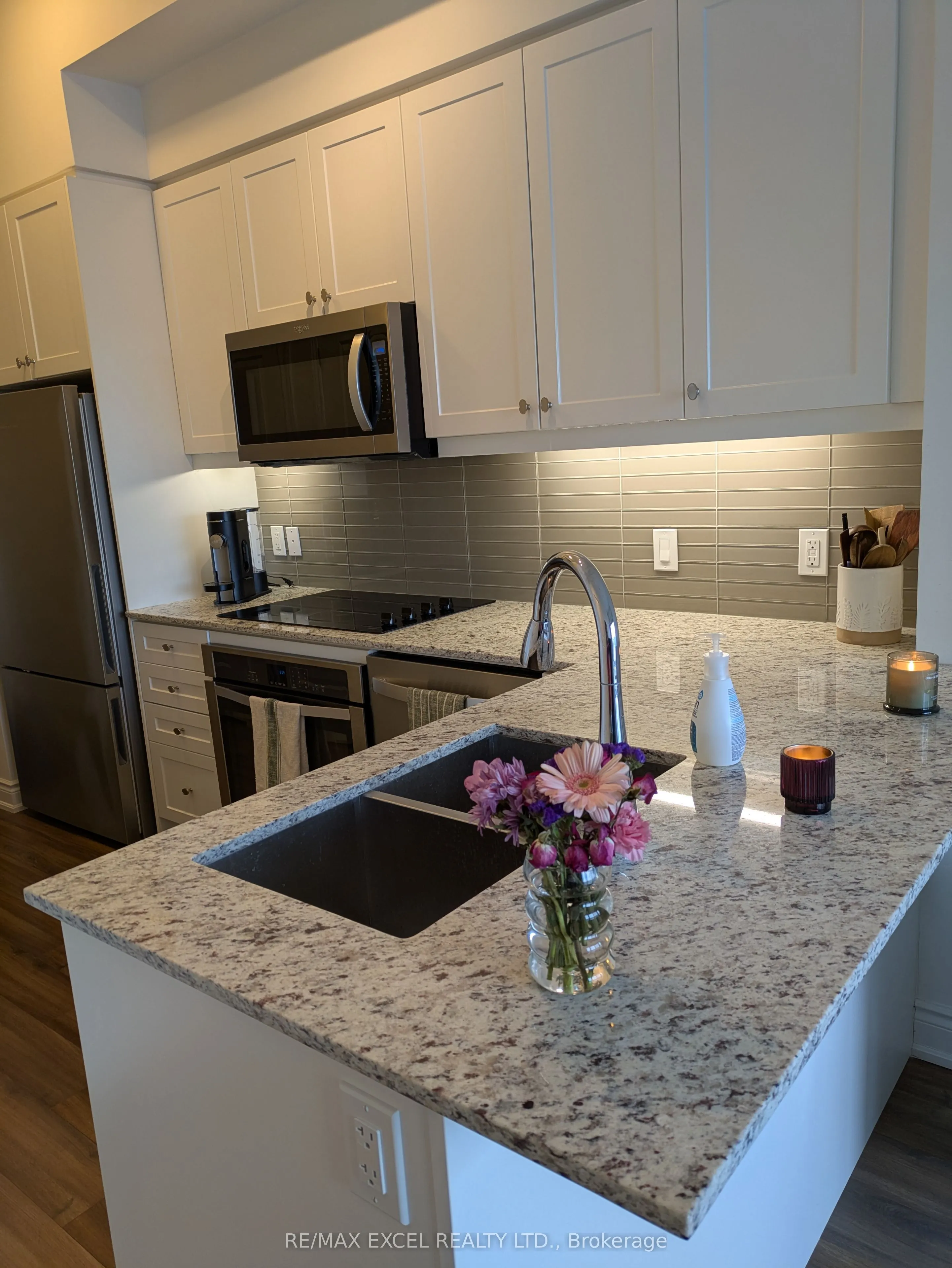9618 Yonge Street, #709