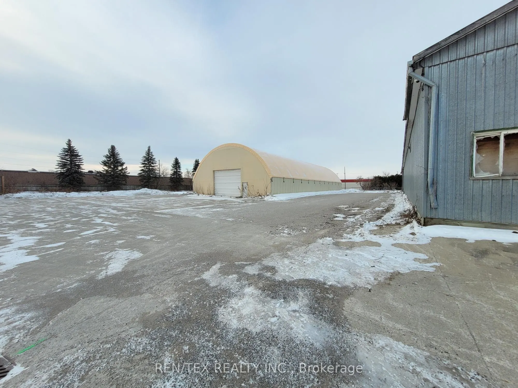 256 Victoria Street W, #Opt 3