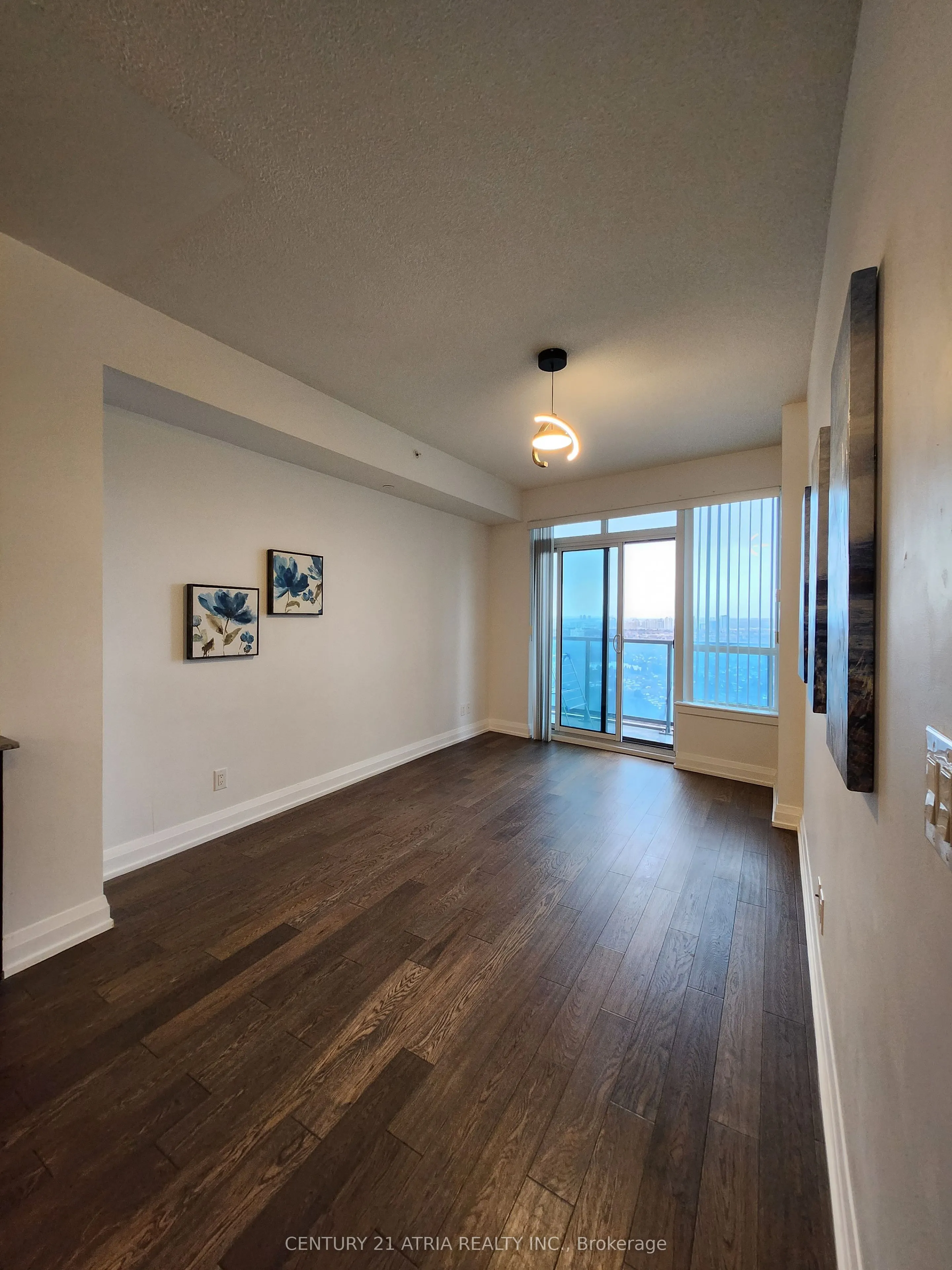 7161 Yonge Street, #2533