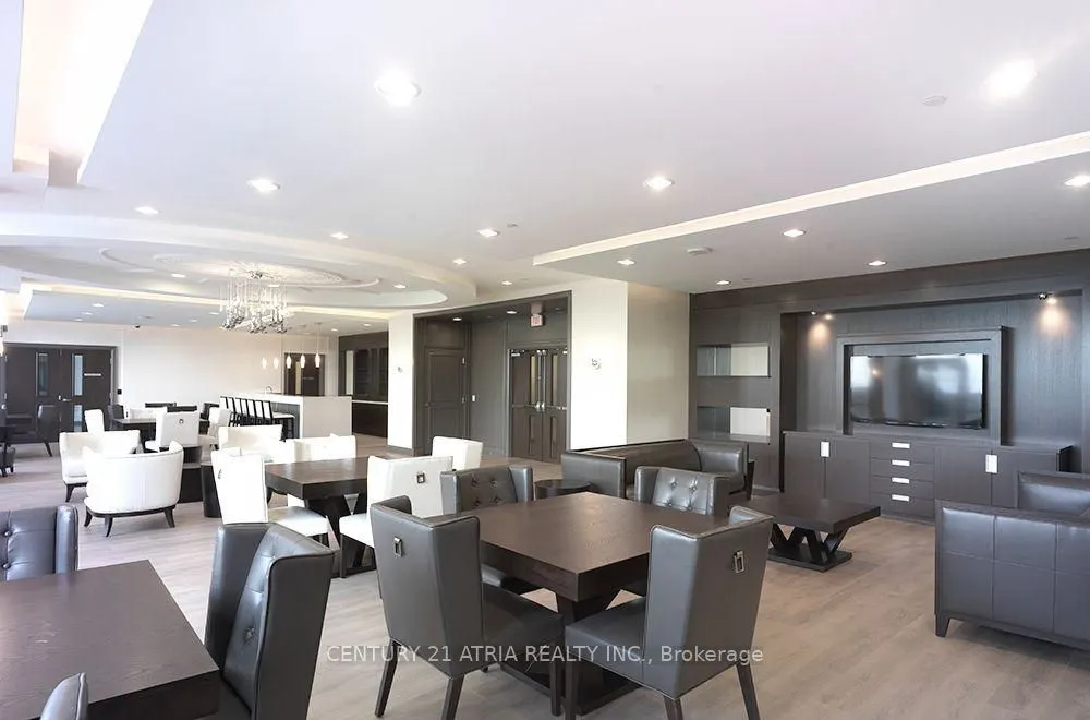 7161 Yonge Street, #2533