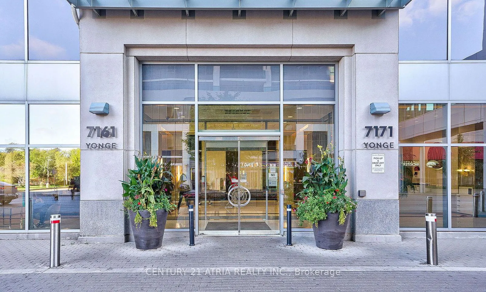 7161 Yonge Street, #2533