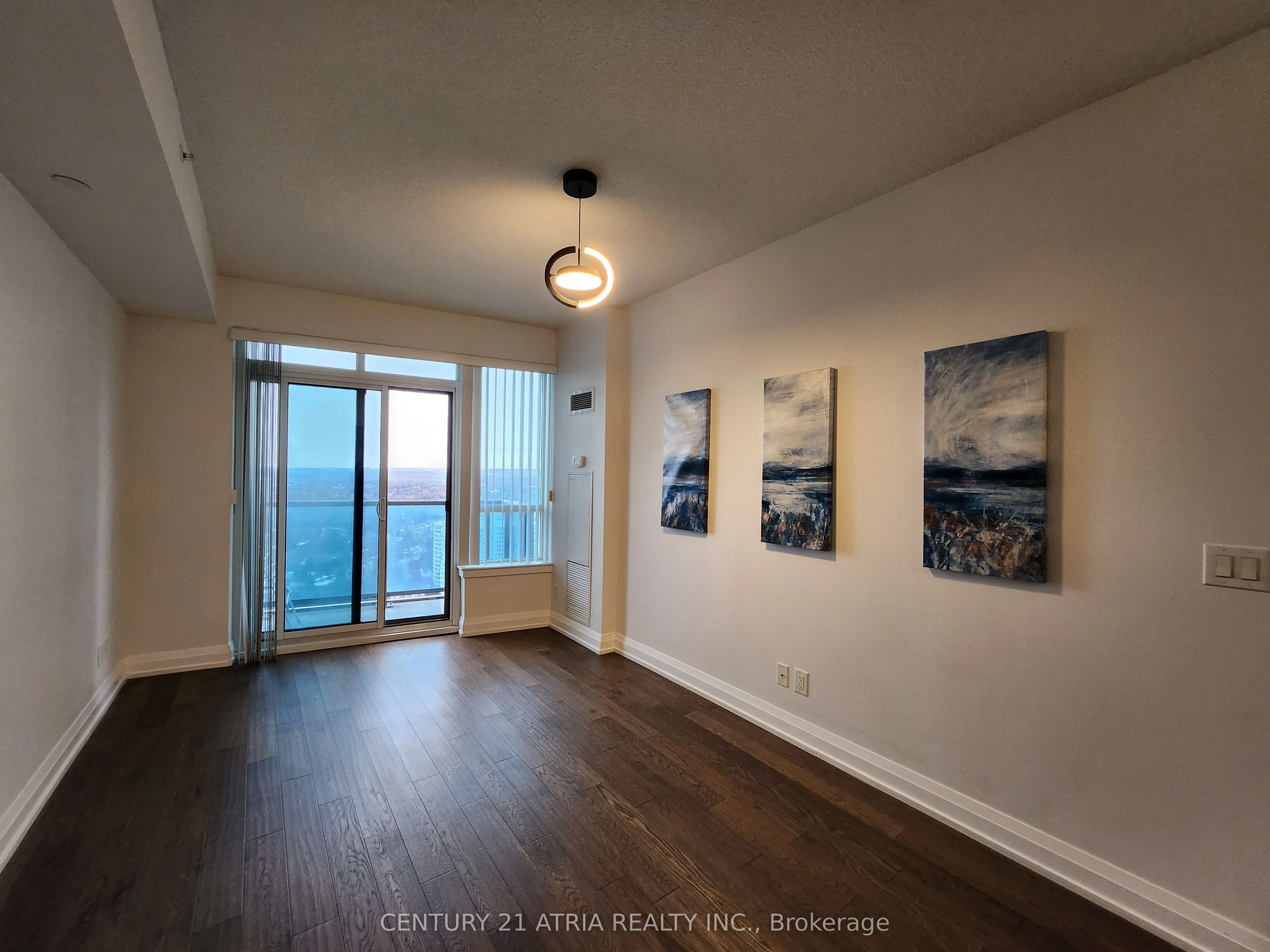 7161 Yonge Street, #2533