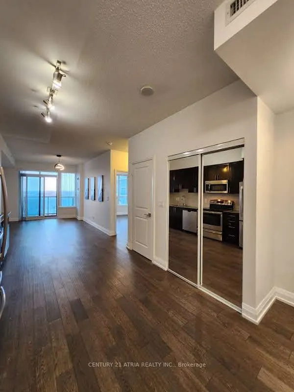 7161 Yonge Street, #2533