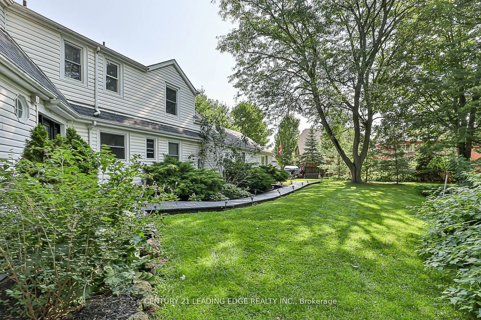 10 YORKTON Boulevard