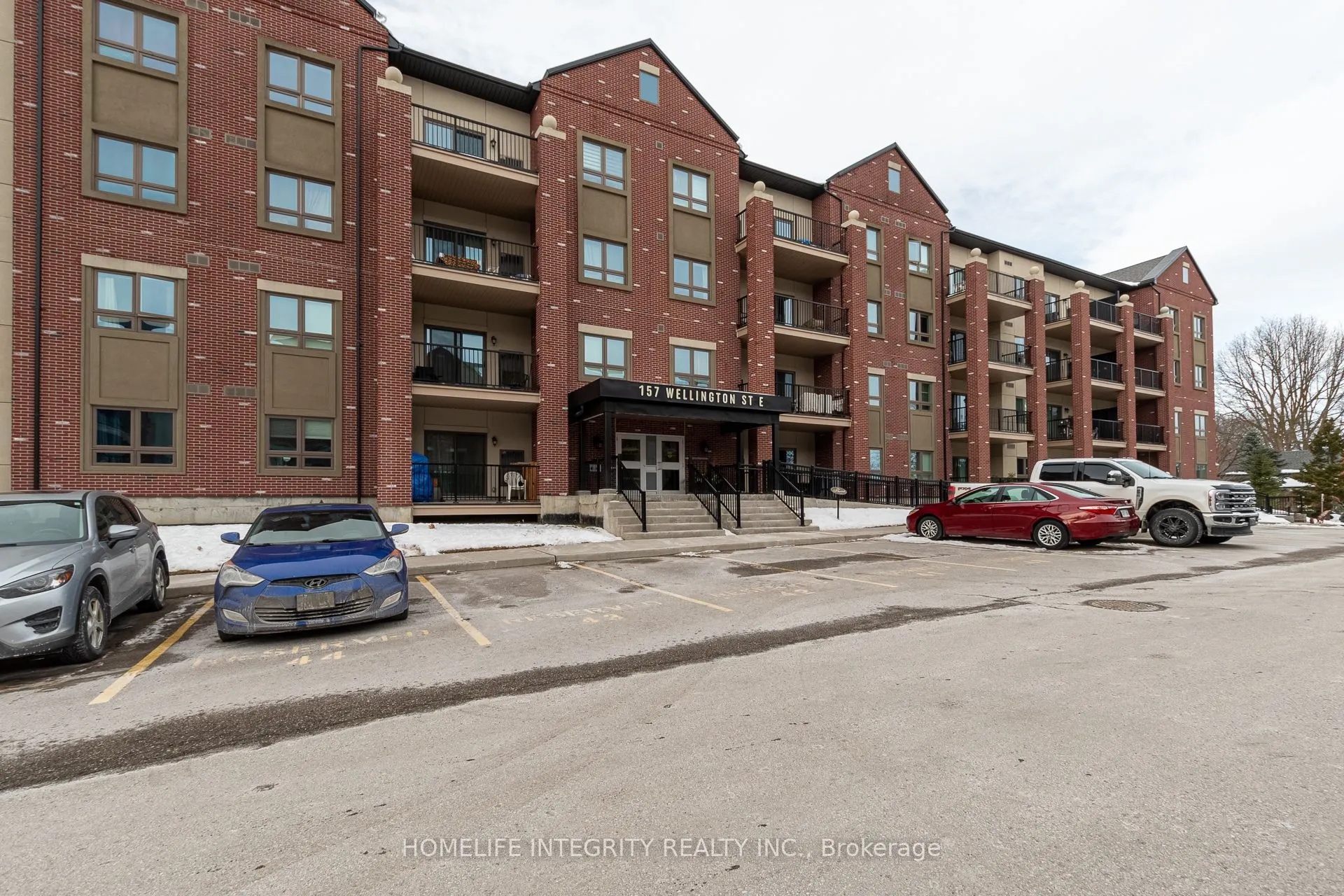 157 Wellington Street E, #109