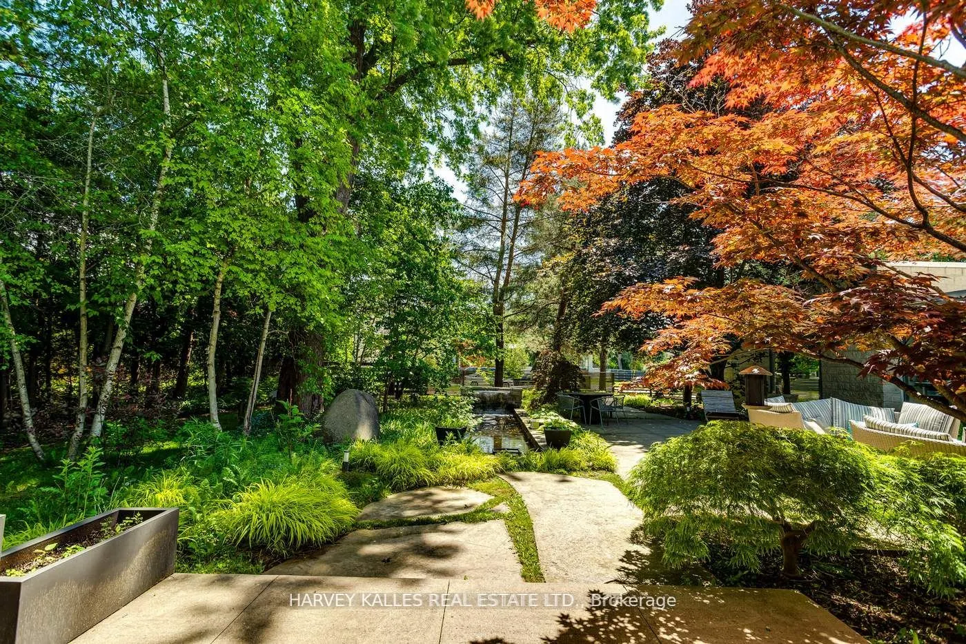 92 Westwood Lane