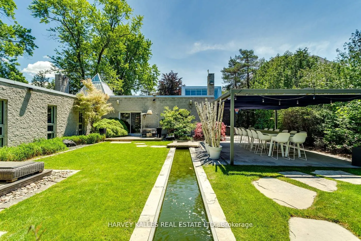 92 Westwood Lane