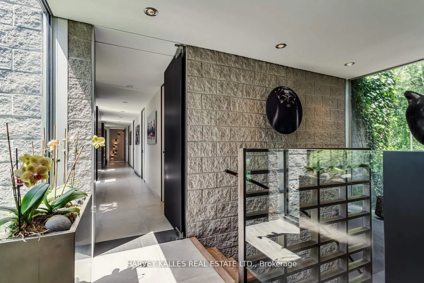92 Westwood Lane
