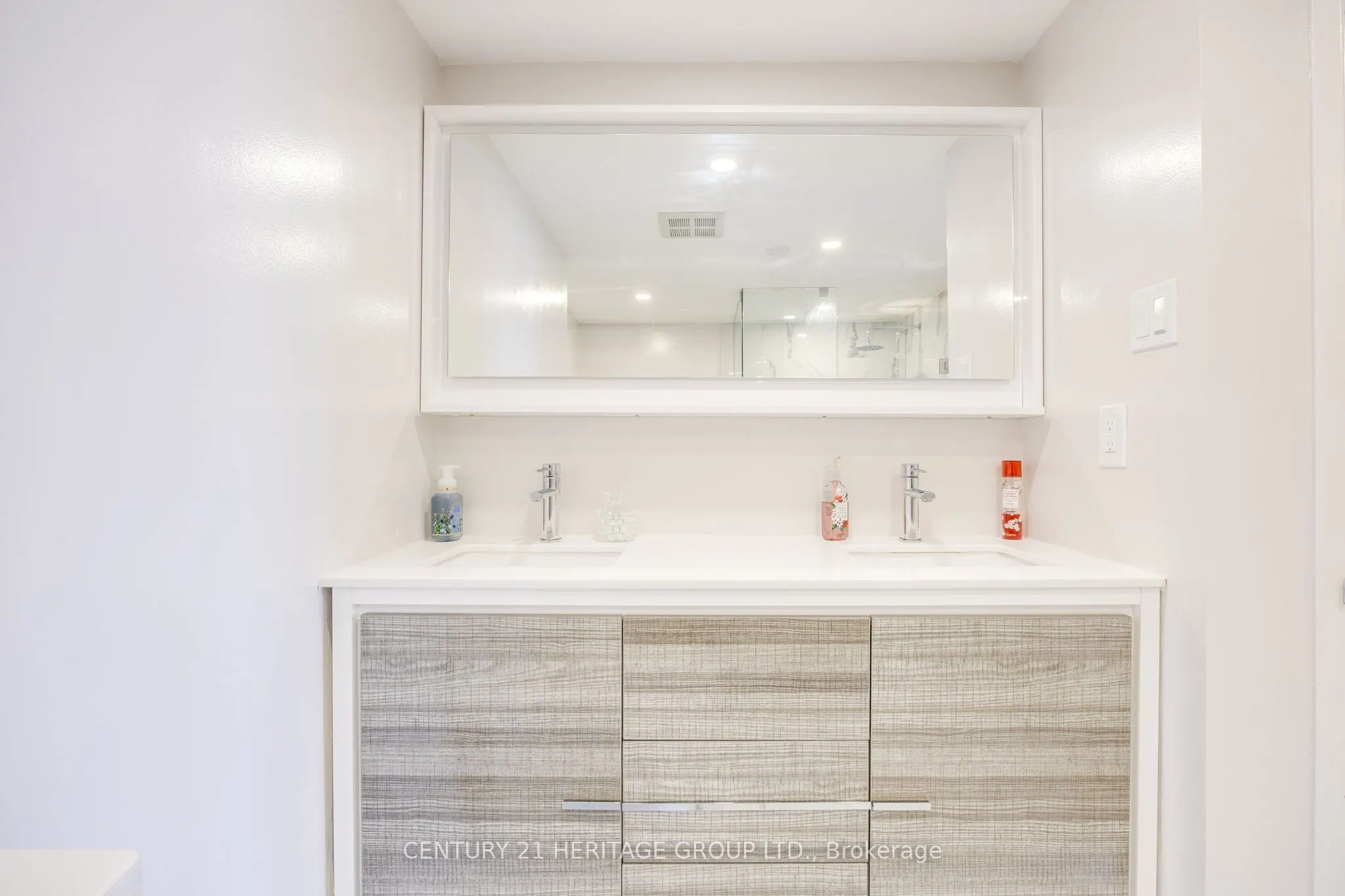 7 Townsgate Drive, #707