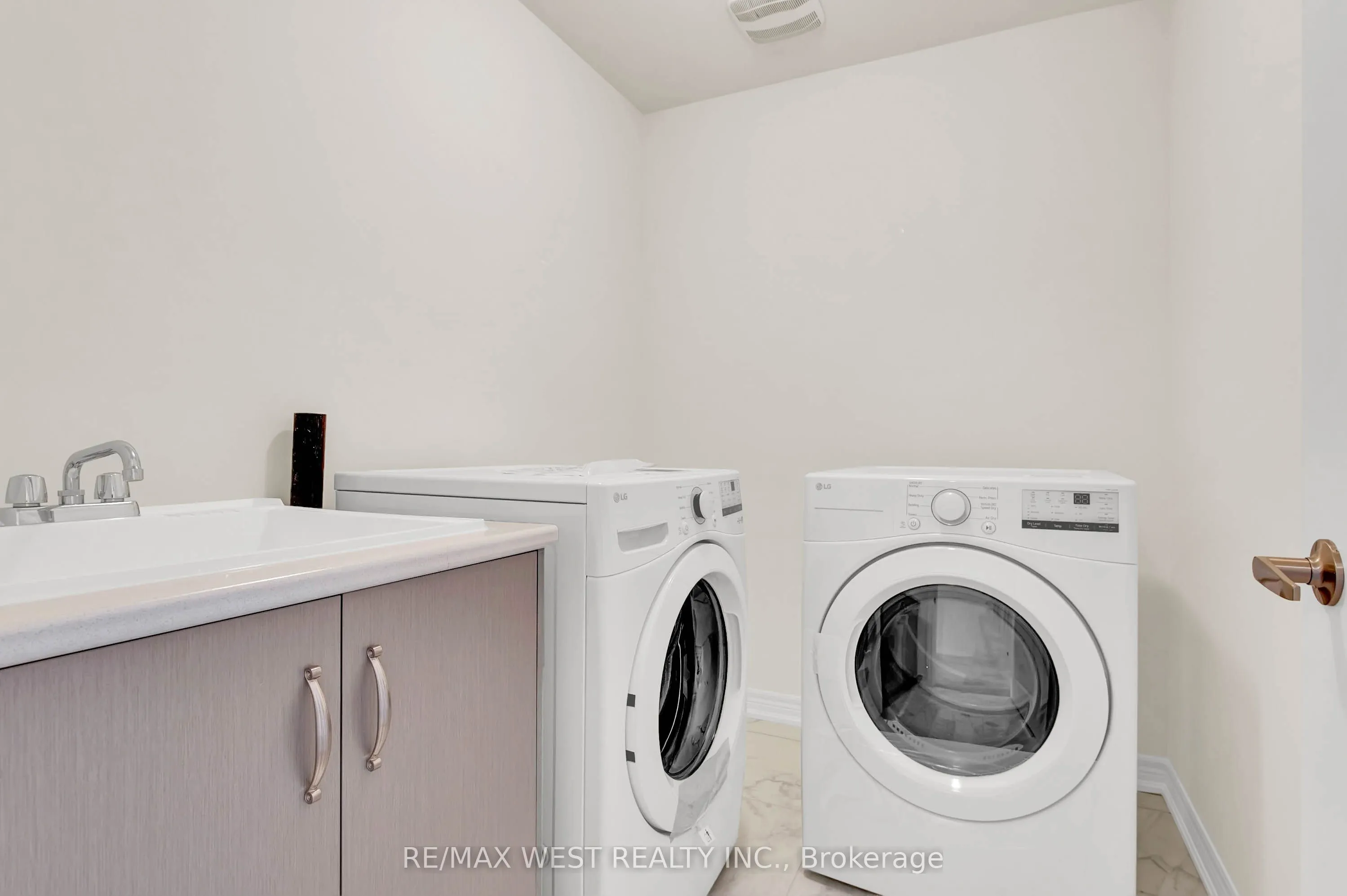 1418 Davis, #Main