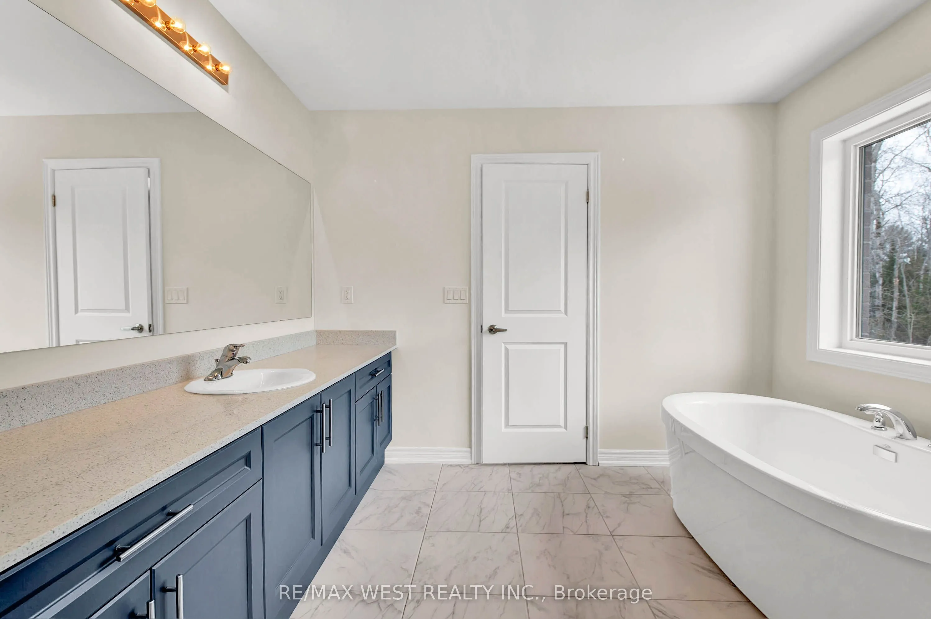 1418 Davis, #Main