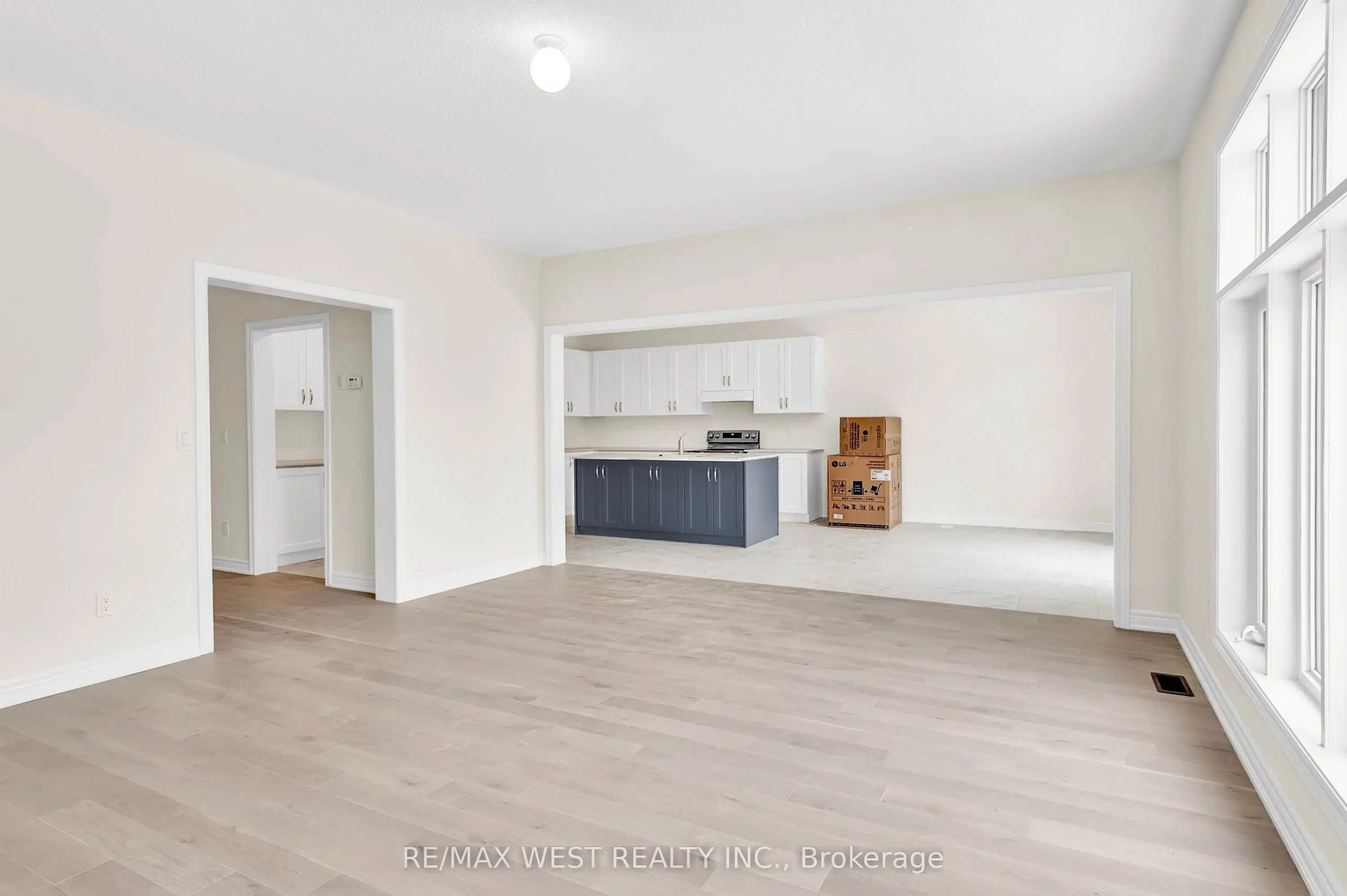 1418 Davis, #Main