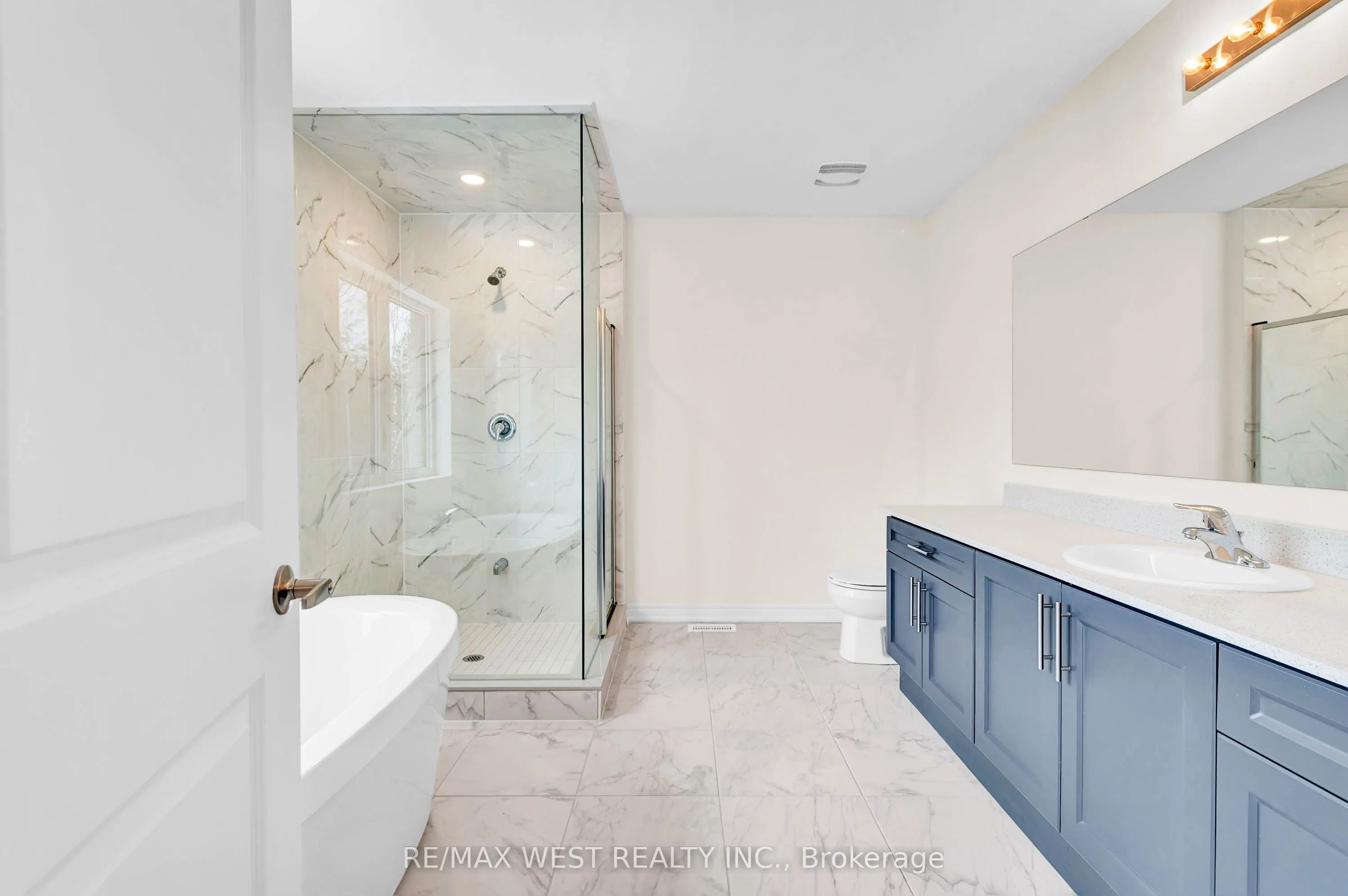 1418 Davis, #Main