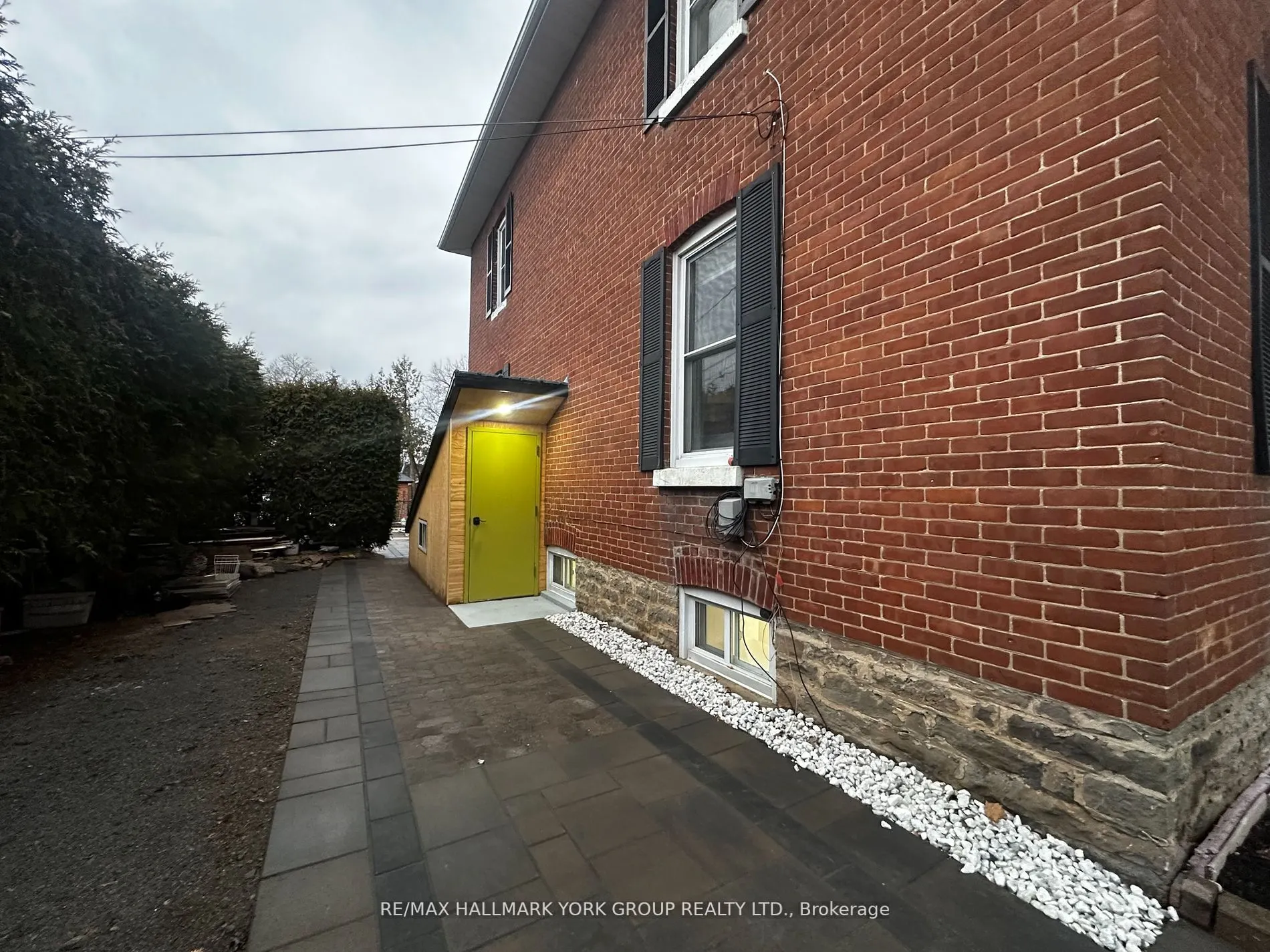 420 Osborne Street #Lower