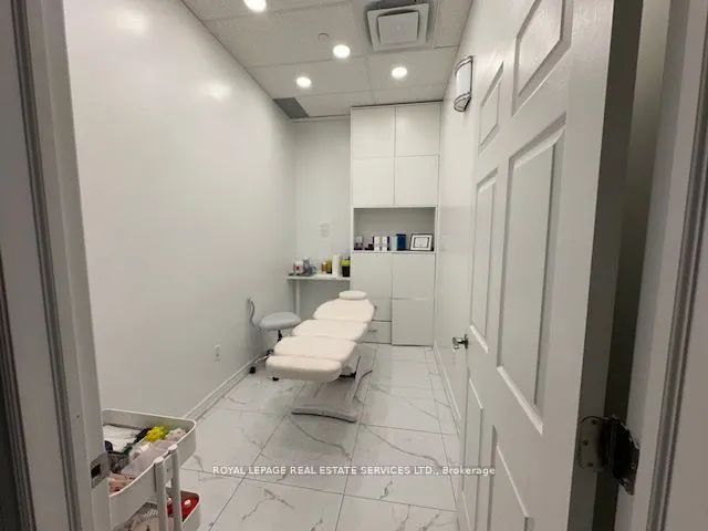 7163 Yonge Street, #102