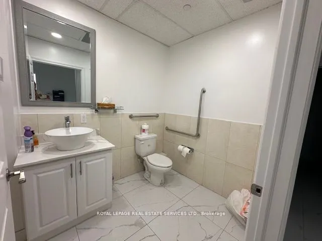7163 Yonge Street, #102
