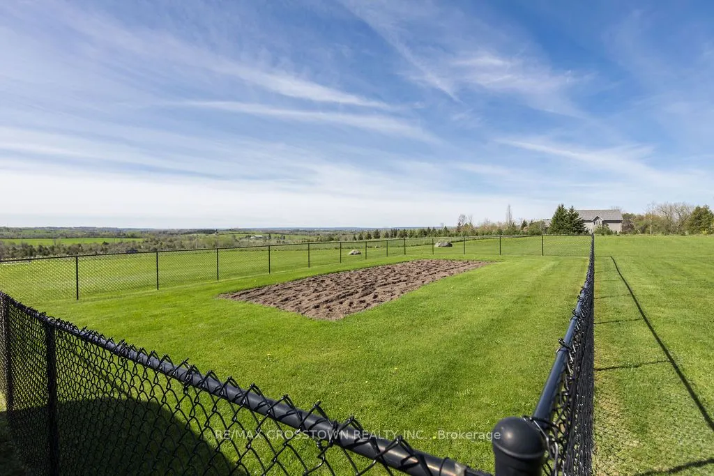 5556 10th Sideroad Road