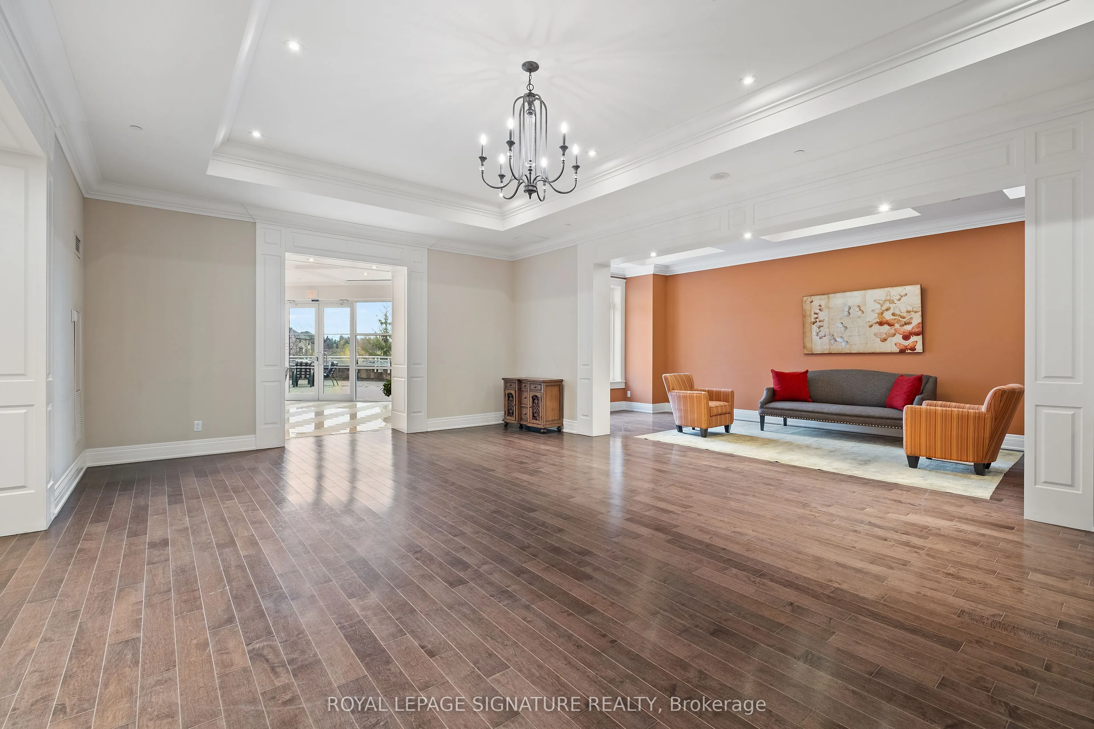 80 Burns Boulevard #204