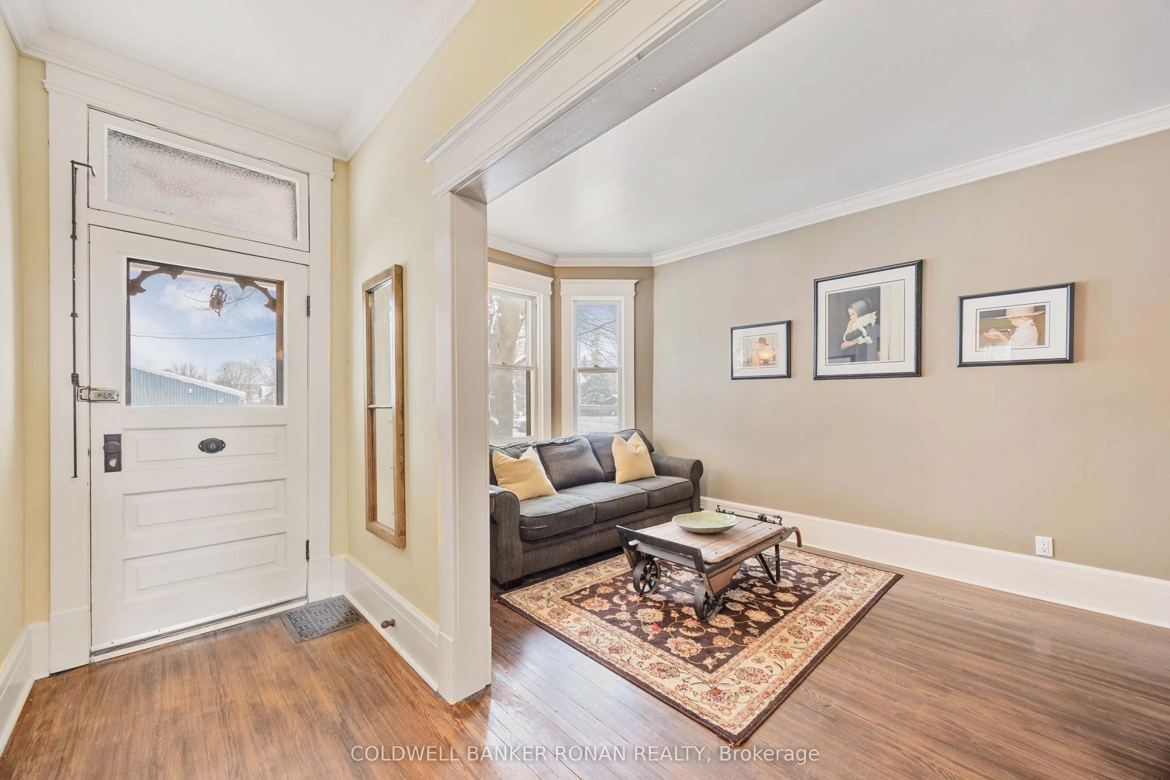 54 Nelson Street W