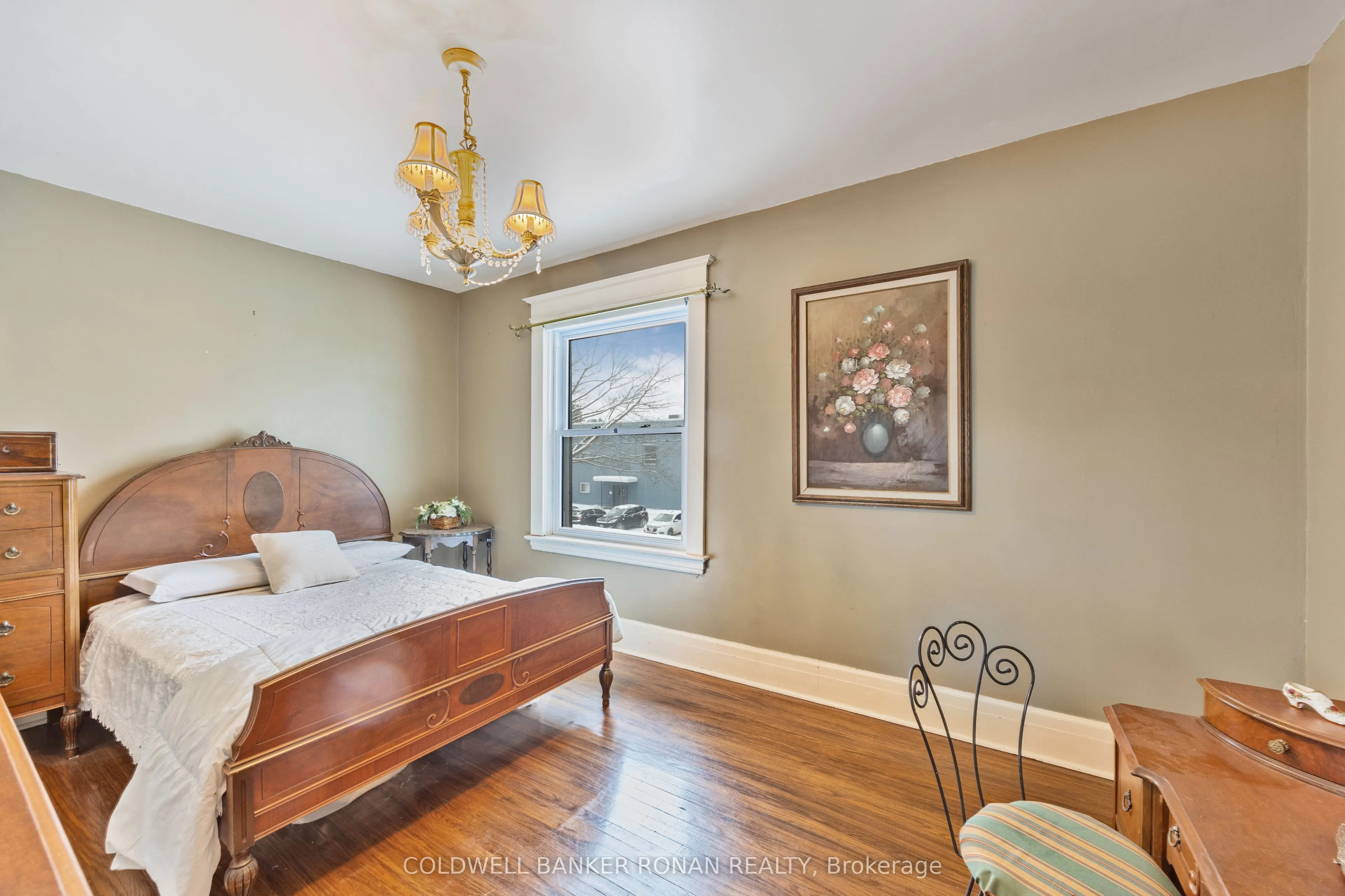 54 Nelson Street W