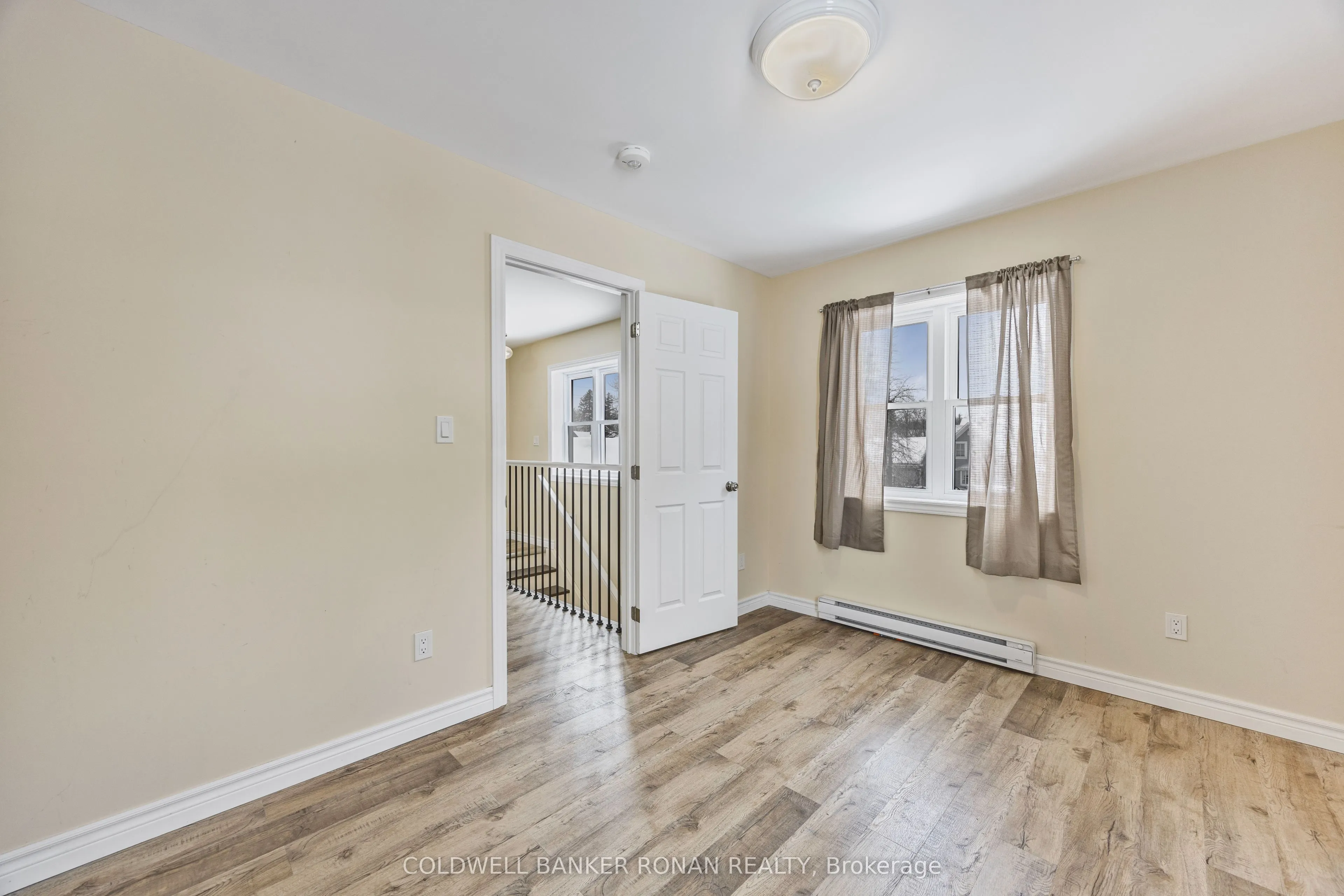 54 Nelson Street W