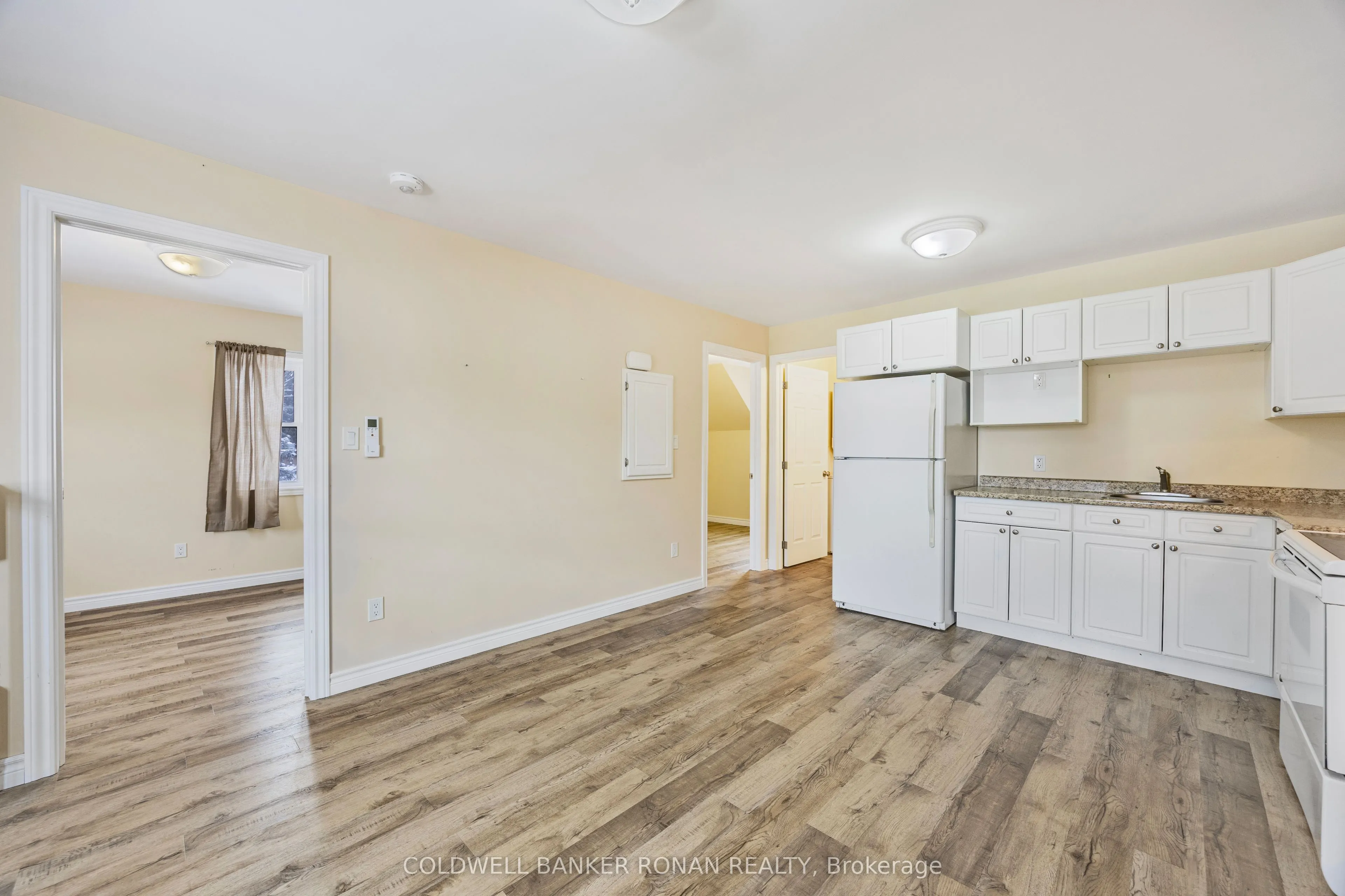 54 Nelson Street W