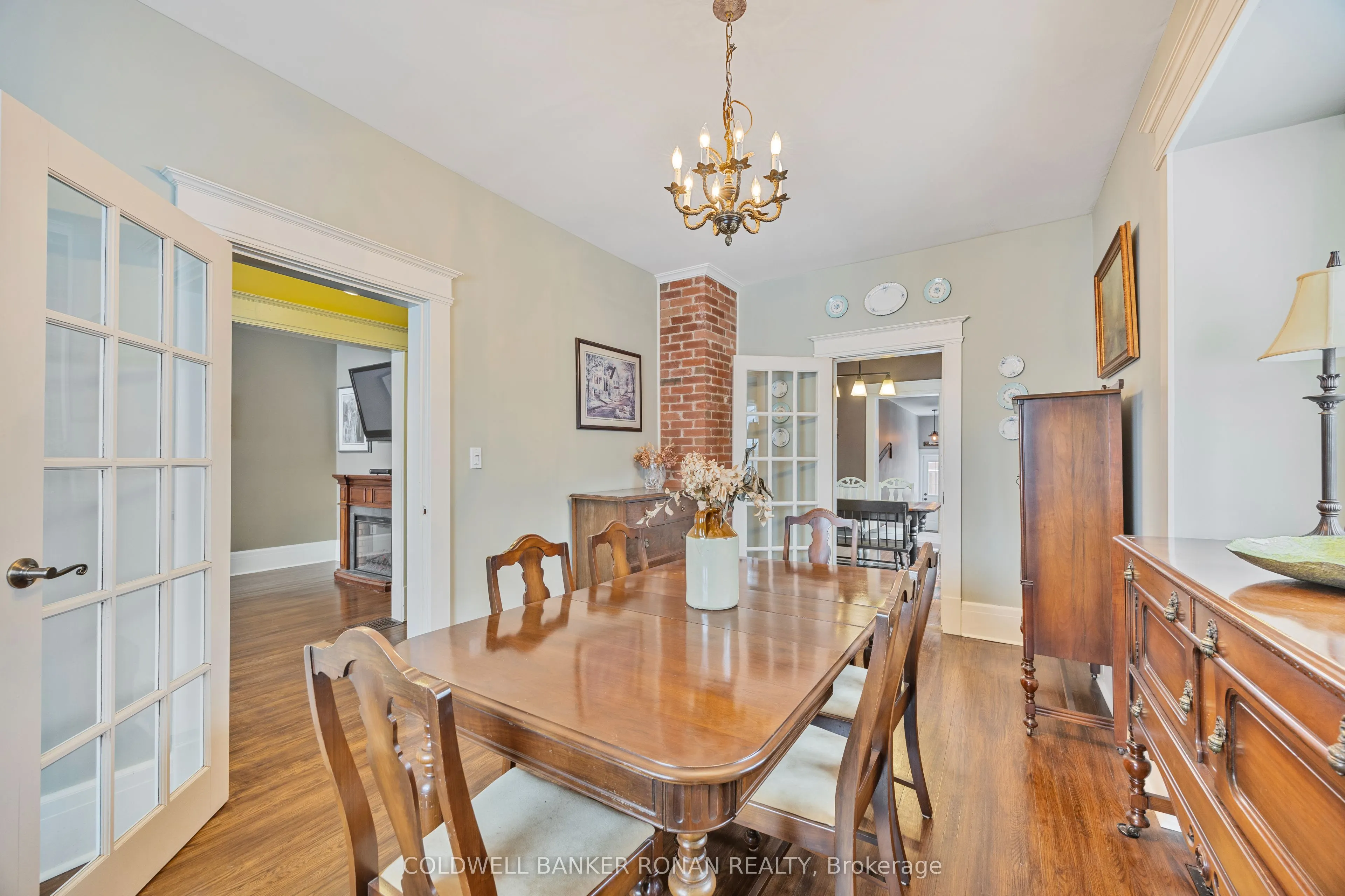 54 Nelson Street W