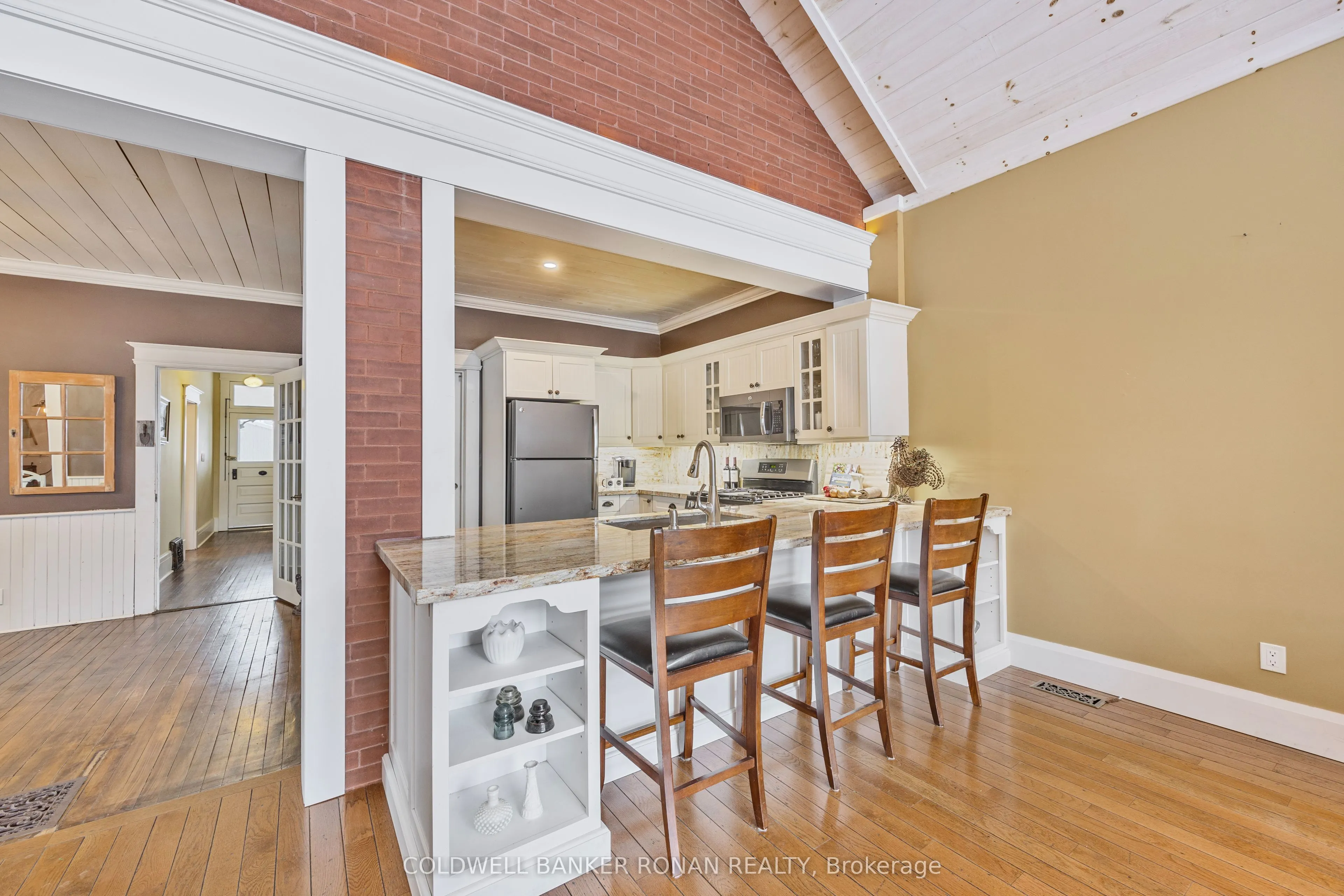 54 Nelson Street W