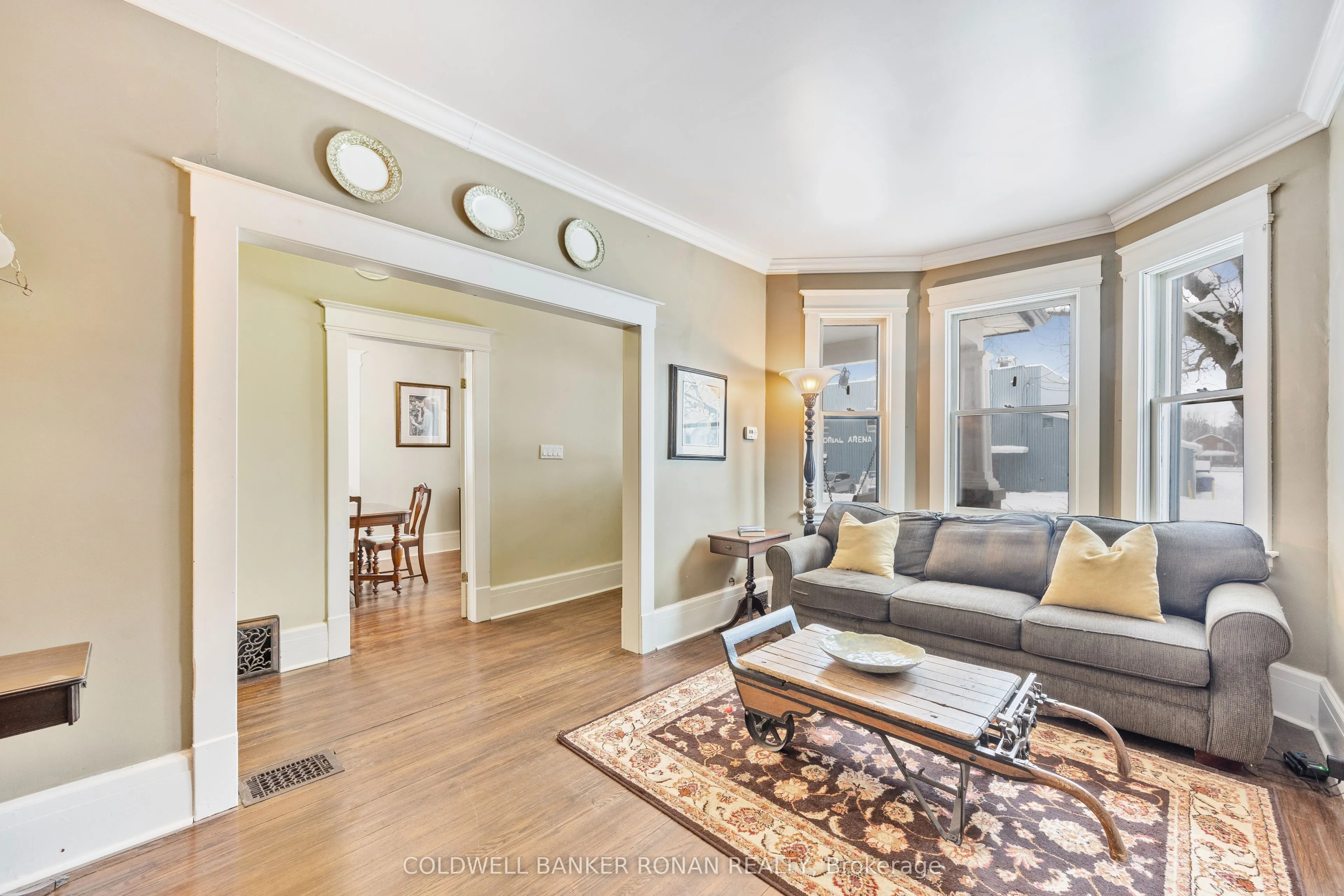 54 Nelson Street W