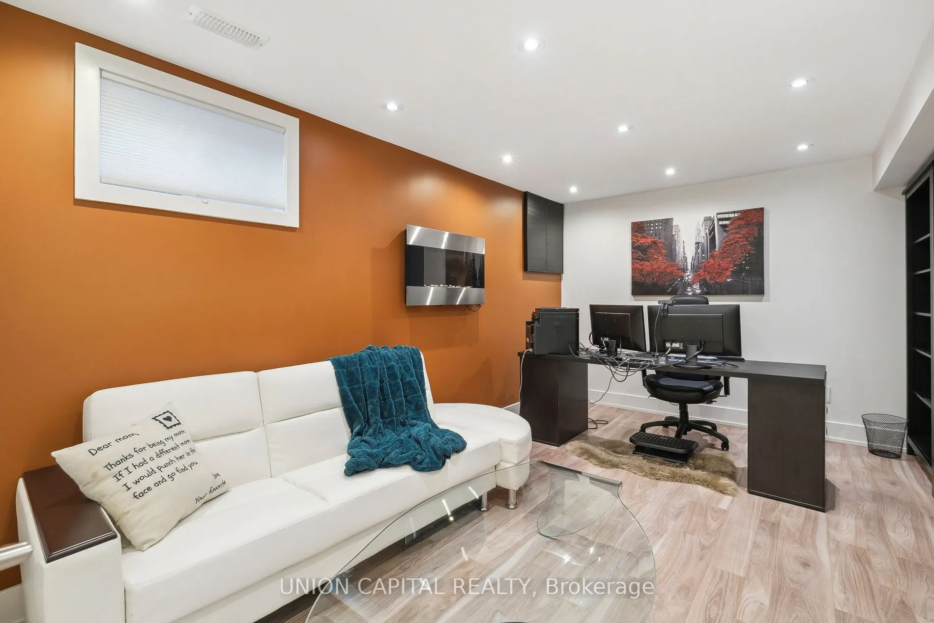 82 Queenston Crescent