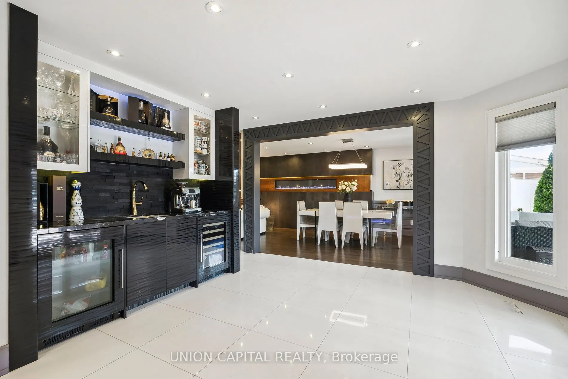 82 Queenston Crescent